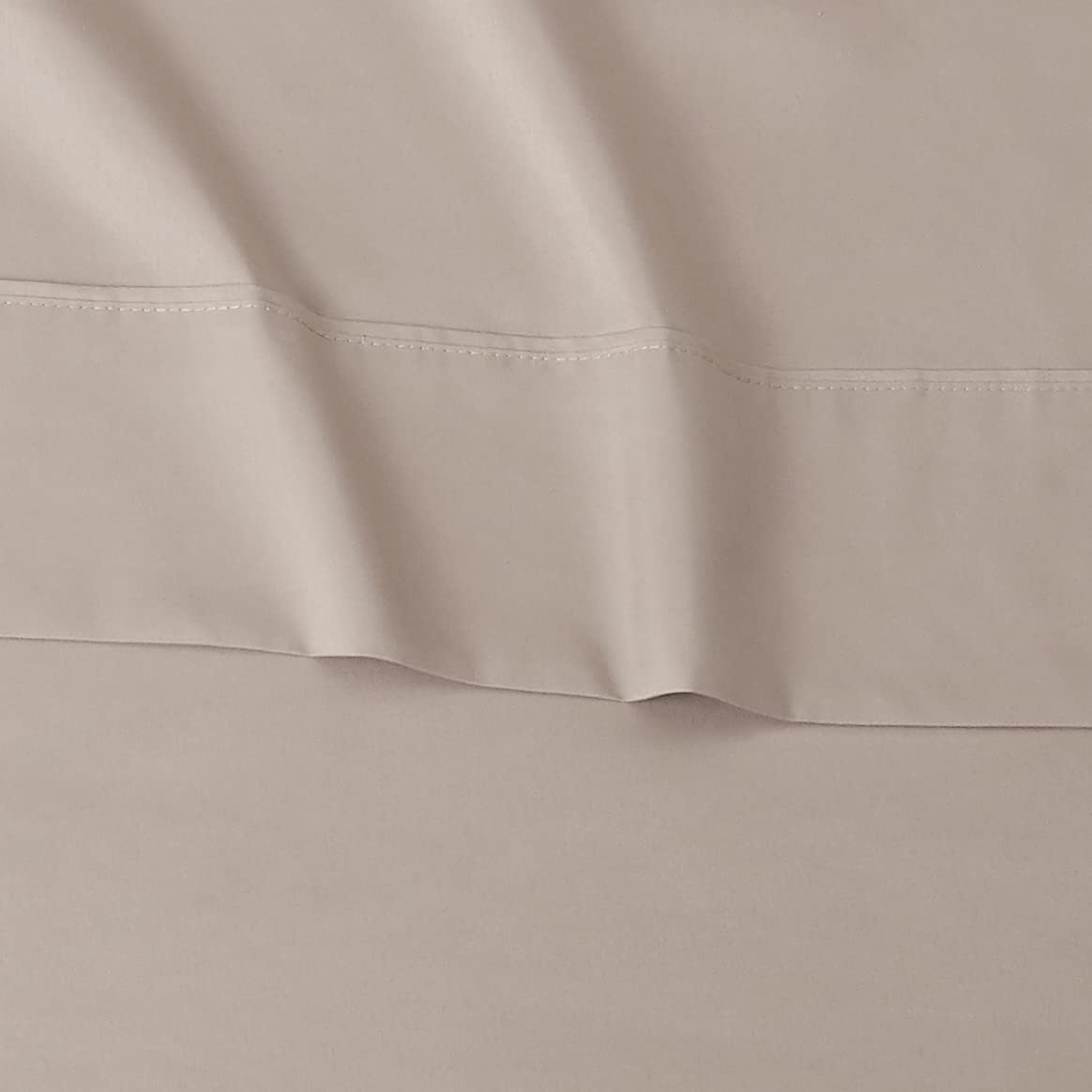AmazonBasics Amazon Basics Lightweight Super Soft Cooling, Breathable Wrinkle Resistant Brushed Microfiber 4-Piece Sheet Set with 14-Inch D…