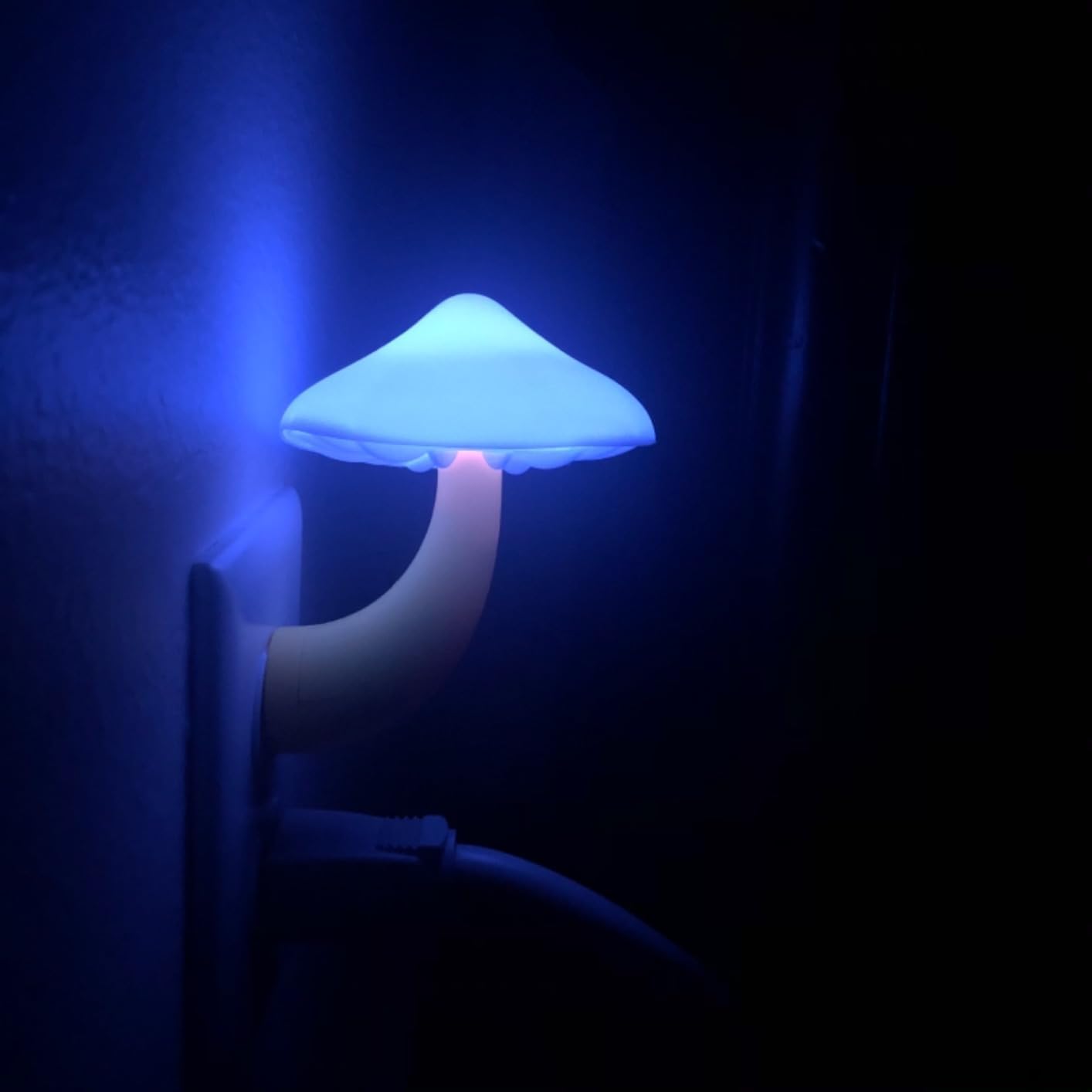 AUSAYE Blue Led Lamp Mushroom Nigh Light, Plug in Nightlight, Sensor Night Lights for Kids Adults…