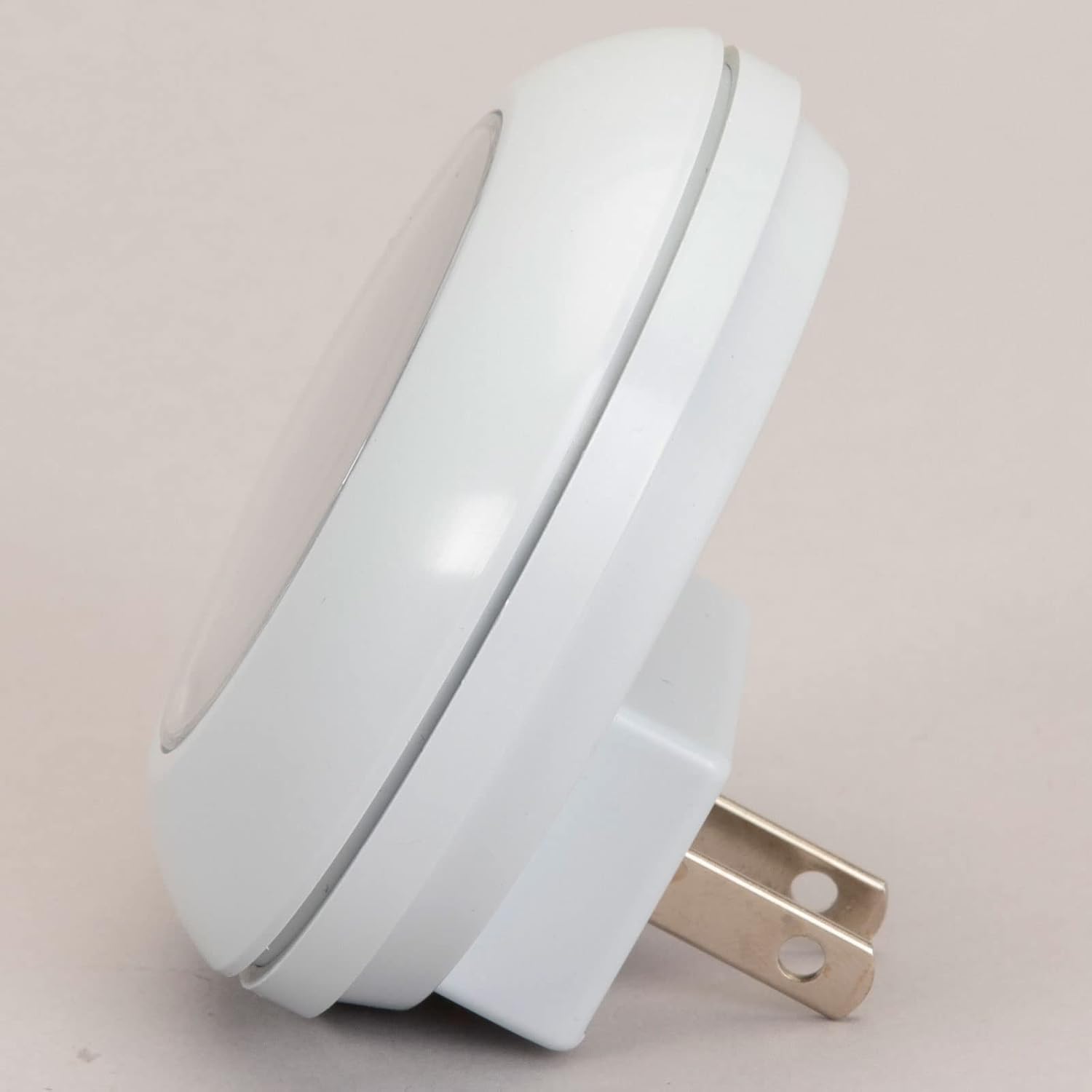 Bits and Pieces Plug in Night Light with Clock - Glow in The Dark, Bathroom Night Light, Battery Backup, Energy Efficient, 3" Analog…