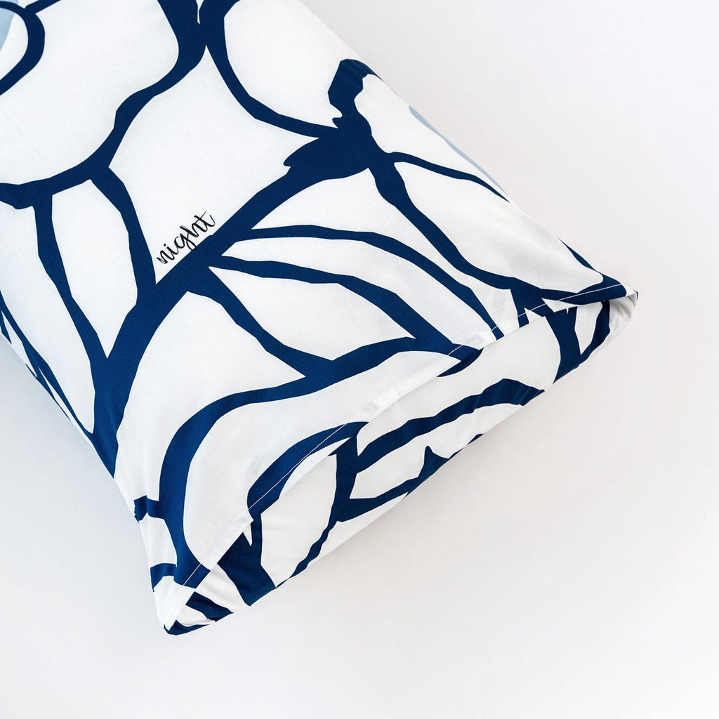 YuHeGuoJi Floral Pillow Cases Queen 100% Cotton Blue White Pillowcases Set of 2 Decorative Flower Pillow Covers Abstract Botanical Pillow E…