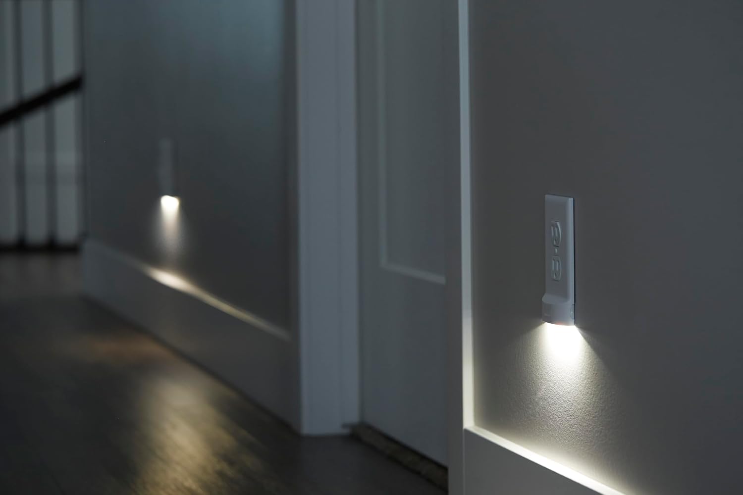 SnapPower Single MotionLight [for Décor Outlets] - Motion Detecting LED Night Lights Built-in to Wall Plate - Bright/Dim/Off Options…