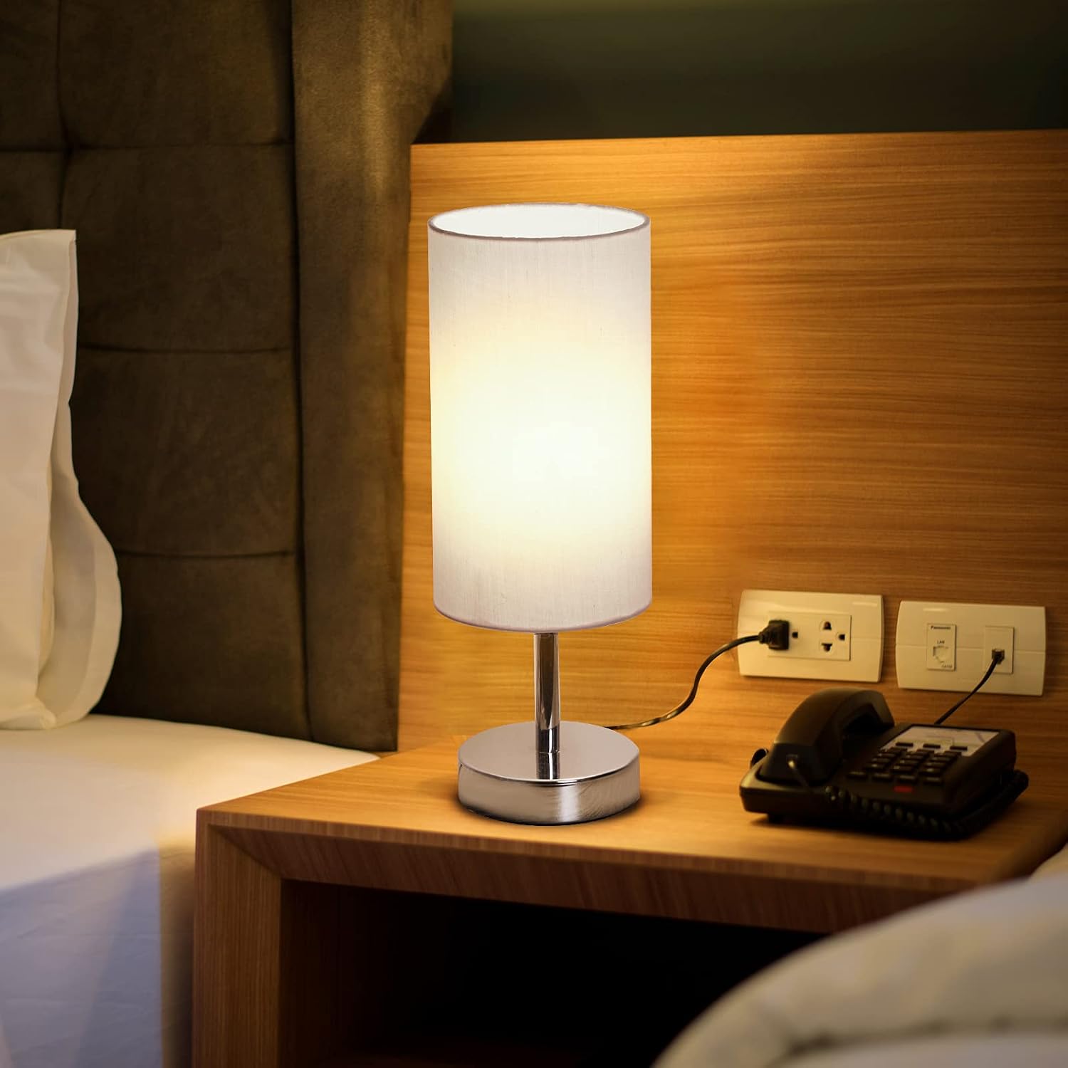Yarra-Decor Bedside Lamps with USB Port - Touch Control Table Lamp for Bedroom 3 Way Dimmable Nightstand Lamp Set of 2 with Round White…