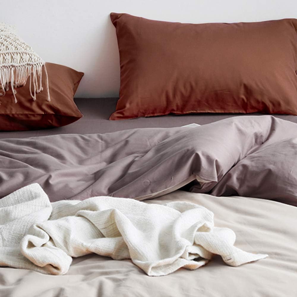 FLXXIE Pillow Cases Queen, Soft Microfiber Pillow Covers with Envelope Closure, Wrinkle Resistant Pillowcases, 2 Piece Set, 20x30, Brown
