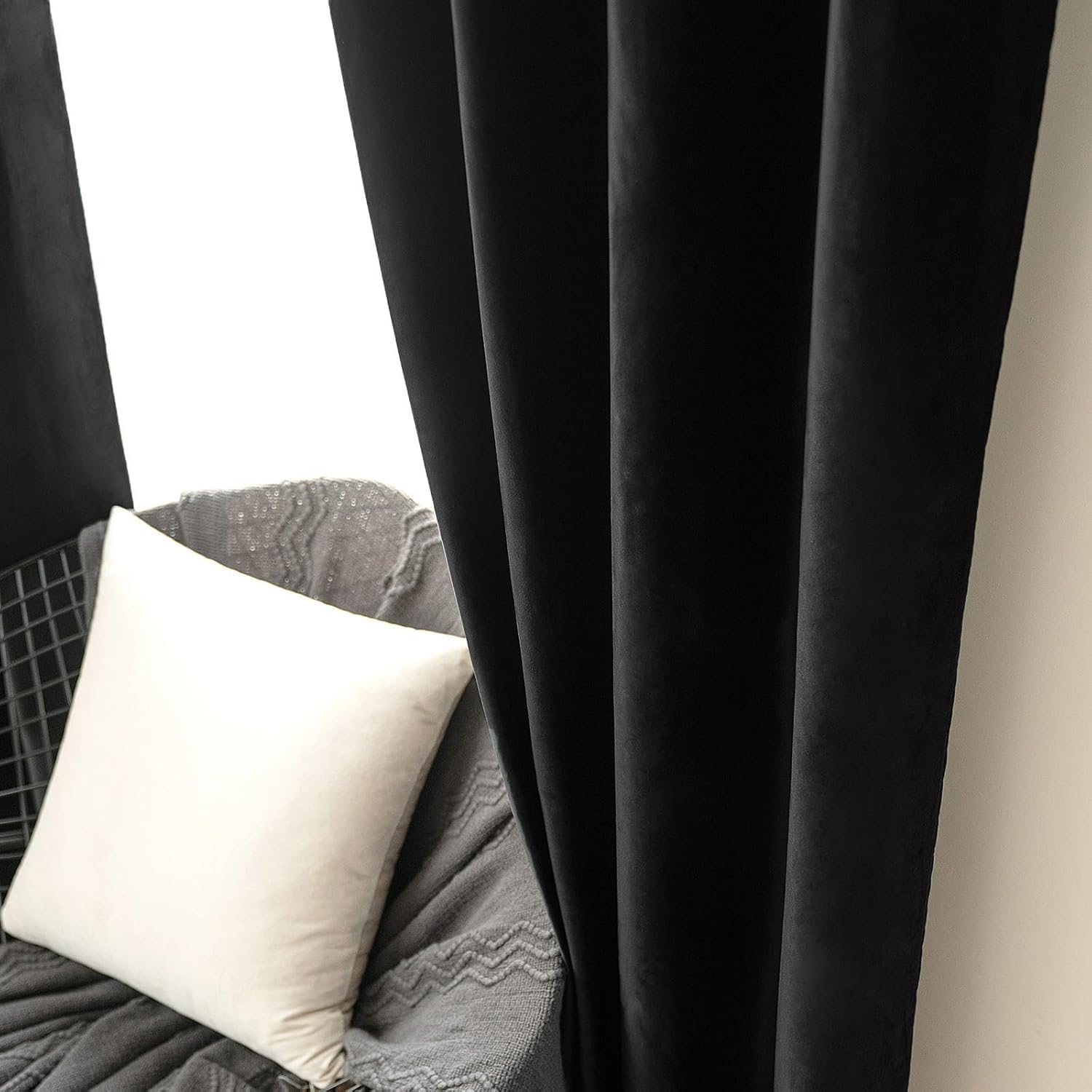 Miulee Black Velvet Curtains 2 Panels Luxury Blackout Curtains for Bedroom Living Room Thermal Insulated Super Soft Window Drapes Rod Pocke…