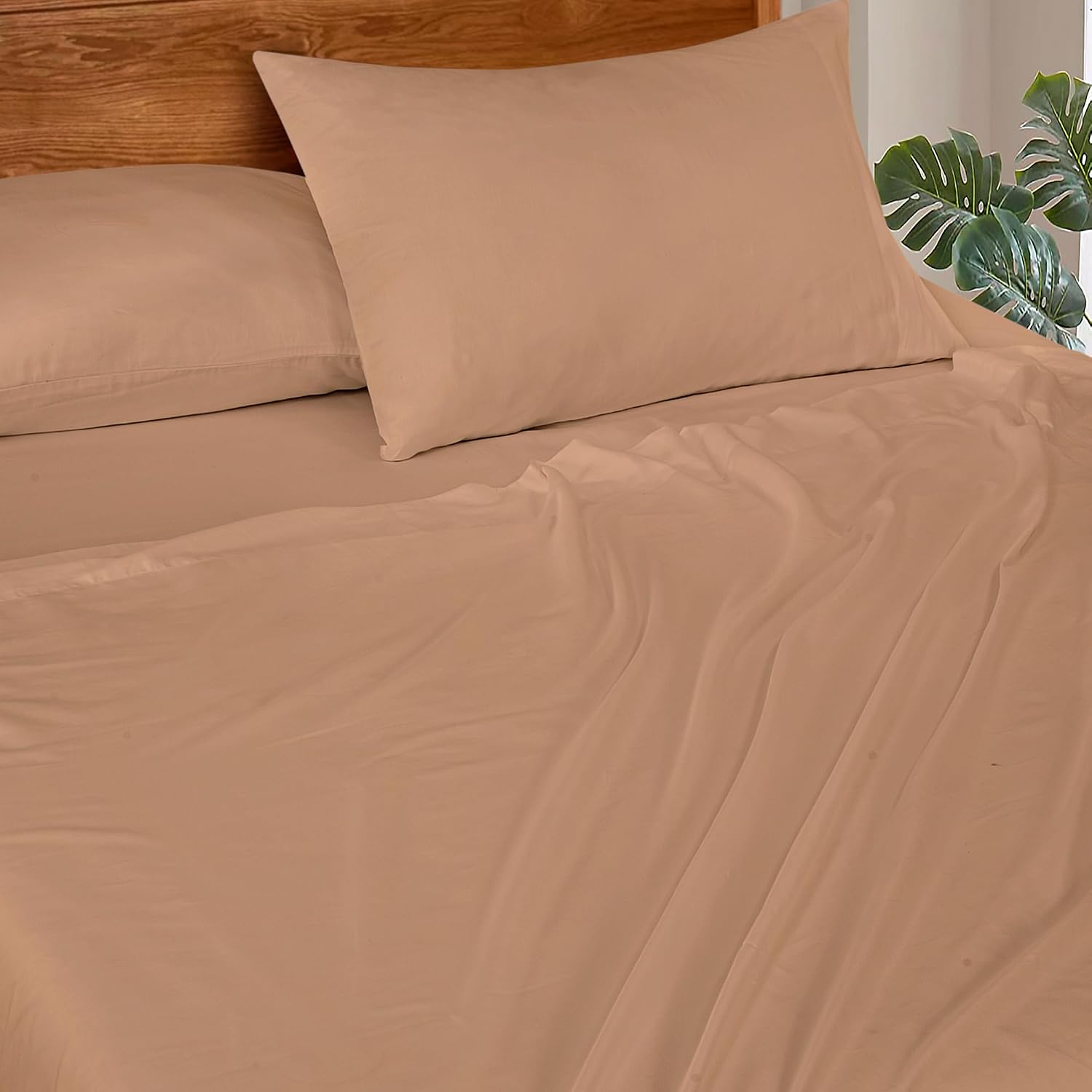 Royalelinens ROYALE LINENS 300 Thread Count 100% Long Staple Combed Cotton Sheet Set - 4 Piece Queen Bed Sheets - 1 Fitted, 1 Flat & 2 Pill…