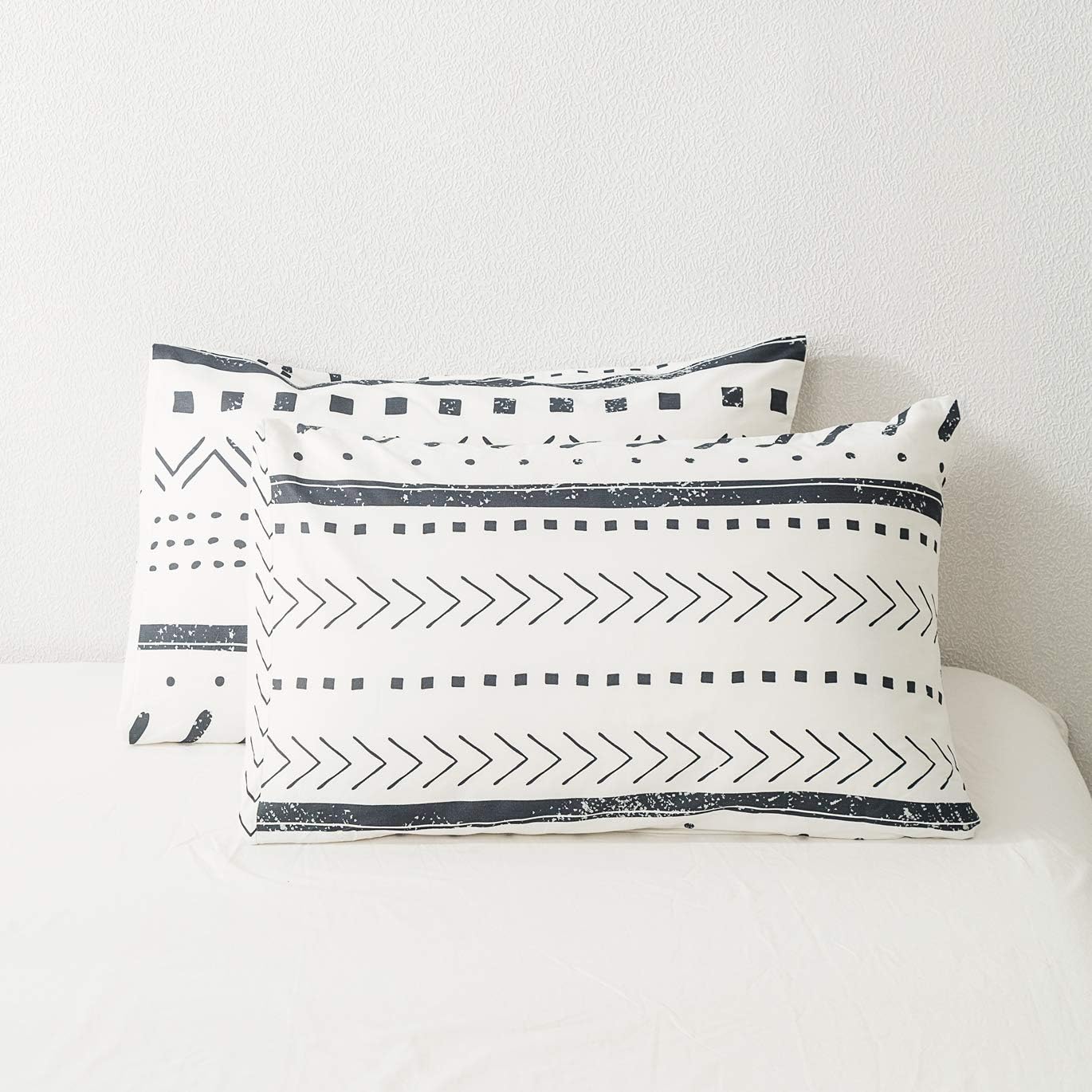 Susybao 100% Cotton Pillowcases King Size Set of 2 White Aztec Geometric Print Bed Pillow Covers Envelope Closure End Pillow Encasement Hom…