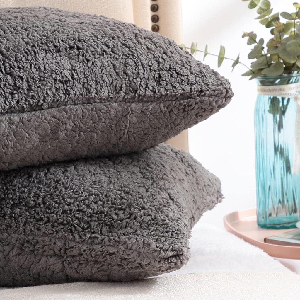 Reafort Ultra Soft Sherpa Pillowcases Set of 2 – Fluffy Cozy Fleece Standard 20" x 26", Warm Plush Covers with Smooth Zipper, Machine Washa…