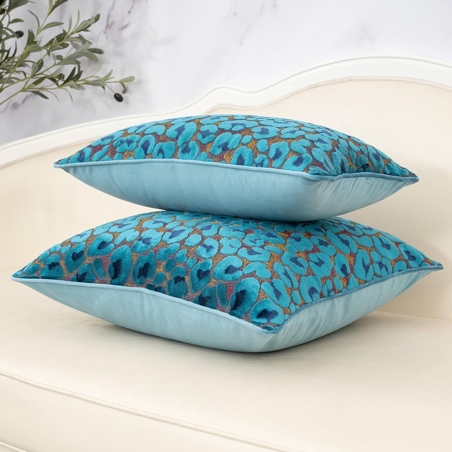 Alerfa Blue Floral Throw Pillow Cover 12 x 20 Inch Cut Velvet Rectange Luxury Decorative Lumbar Pillow Cover for Couch Living Room Bedroom