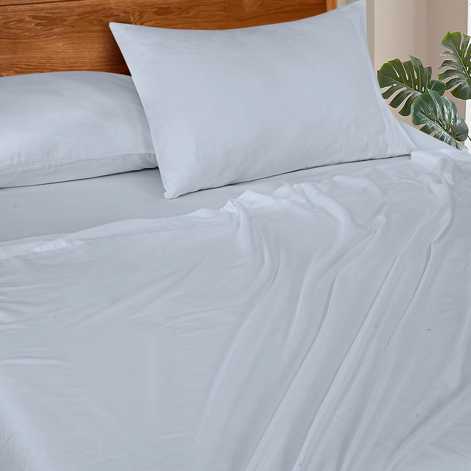 Royalelinens ROYALE LINENS 300 Thread Count 100% Long Staple Combed Cotton Sheet Set - 4 Piece King Bed Sheets - 1 Fitted, 1 Flat & 2 Pillo…