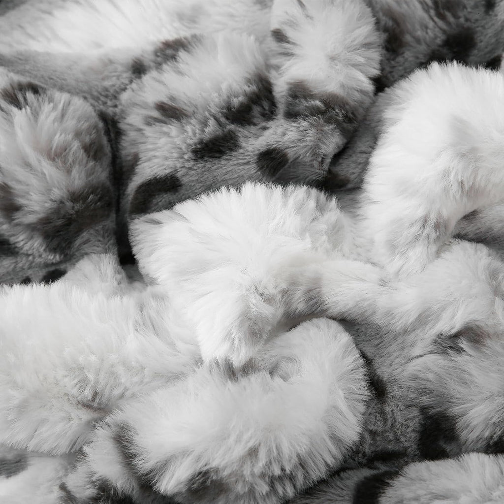 Chumerry Fuzzy Faux Fur Pillow Case Plush Shaggy Pillow Cover Plaid Check Texture Extra Soft Fluffy Faux Rabbit Fur Fabric Gray Decorative…