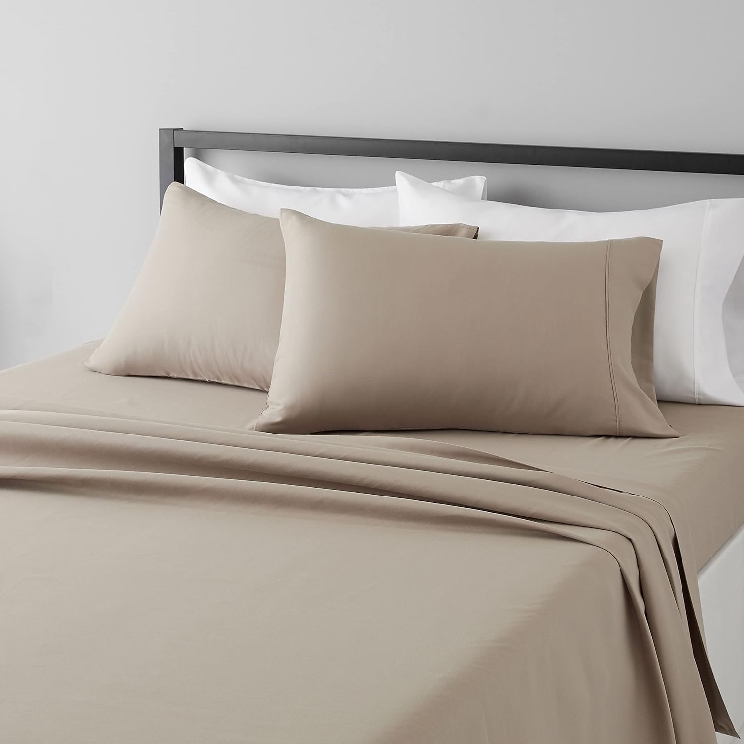 AmazonBasics Amazon Basics Lightweight Super Soft Cooling, Breathable Wrinkle Resistant Brushed Microfiber 4-Piece Sheet Set with 14-Inch D…
