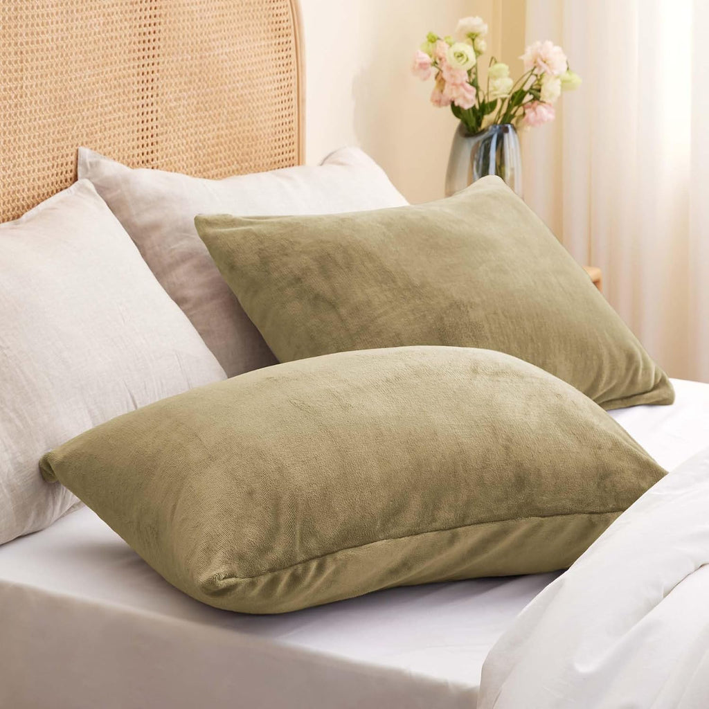 Bedelite Flannel Pillowcases Standard Set of 2, Super Soft Fleece Pillow Case Cover with Zipper for Bedroom, Sofa, Couch, Luxury Cozy Fuzzy…