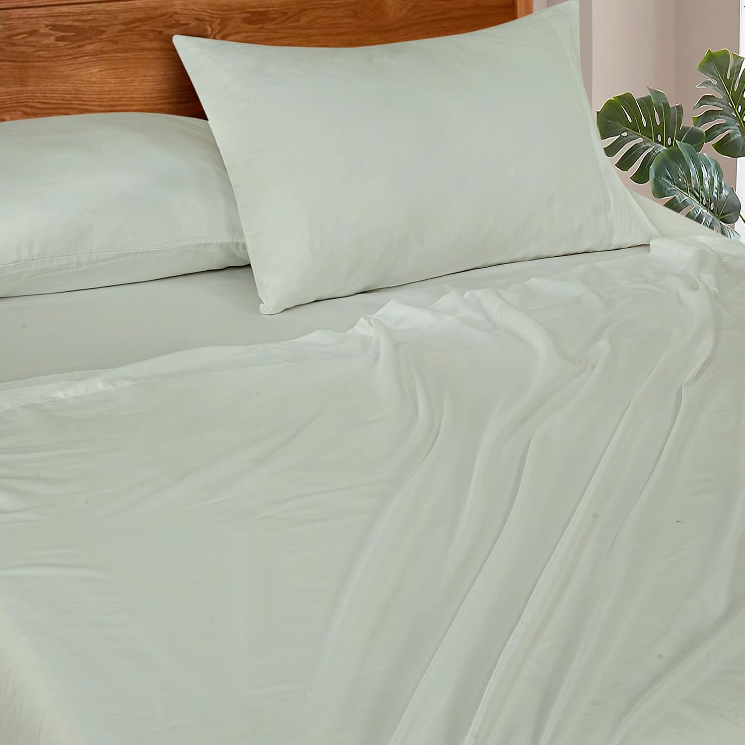 Royalelinens ROYALE LINENS 300 Thread Count 100% Long Staple Combed Cotton Sheet Set - 4 Piece King Bed Sheets - 1 Fitted, 1 Flat & 2 Pillo…