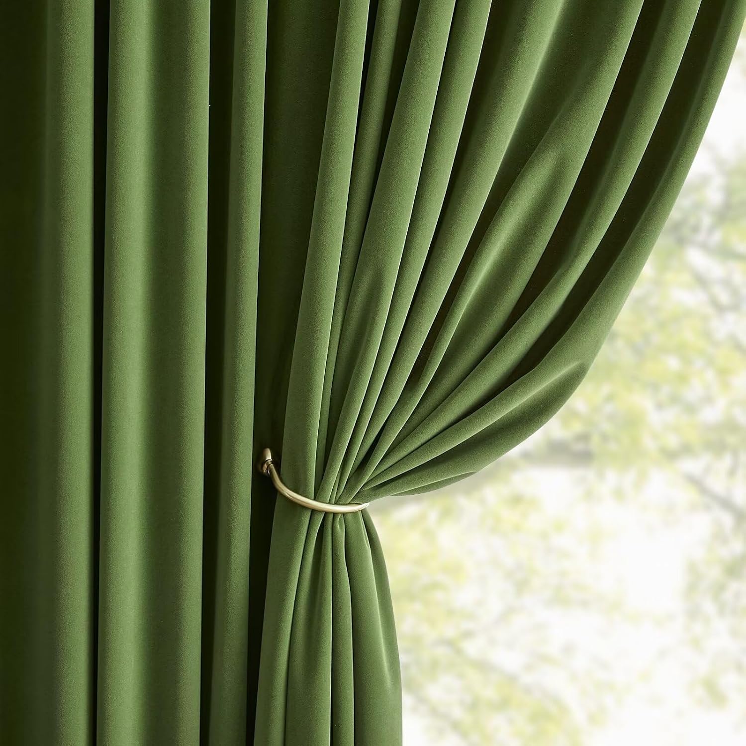 Joydeco Green Velvet Curtains 108 inch 2 Panel, Room Darkening Super Soft Velvet Drapes for Bedroom Living Room Thermal Insulated Window Dr…