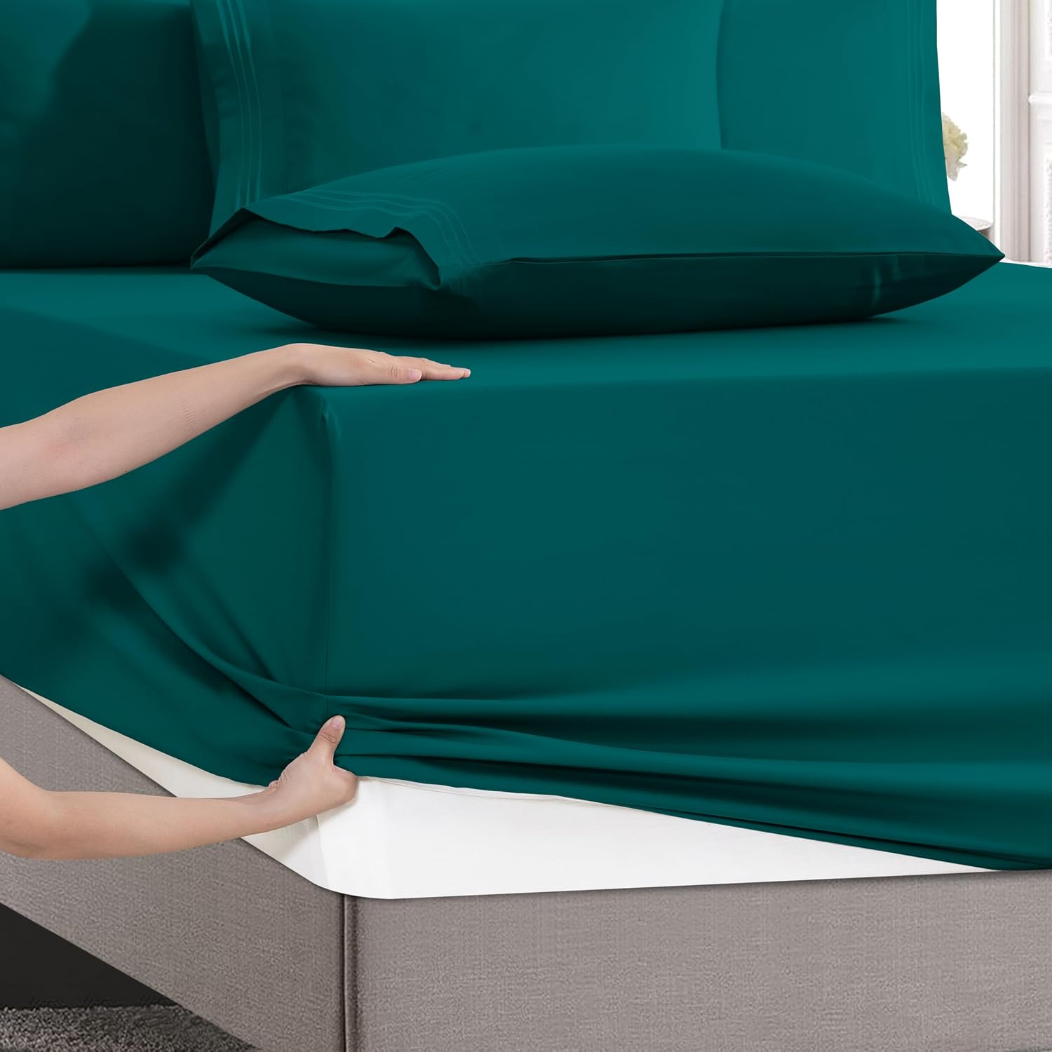 MocassiLuxuryBedding Mocassi Luxury 4-Piece Sheet Set, Ultra Soft 1800 Hotel Quality Microfiber Sheet Set, Fits Mattresses Up to 18 to 24 I…
