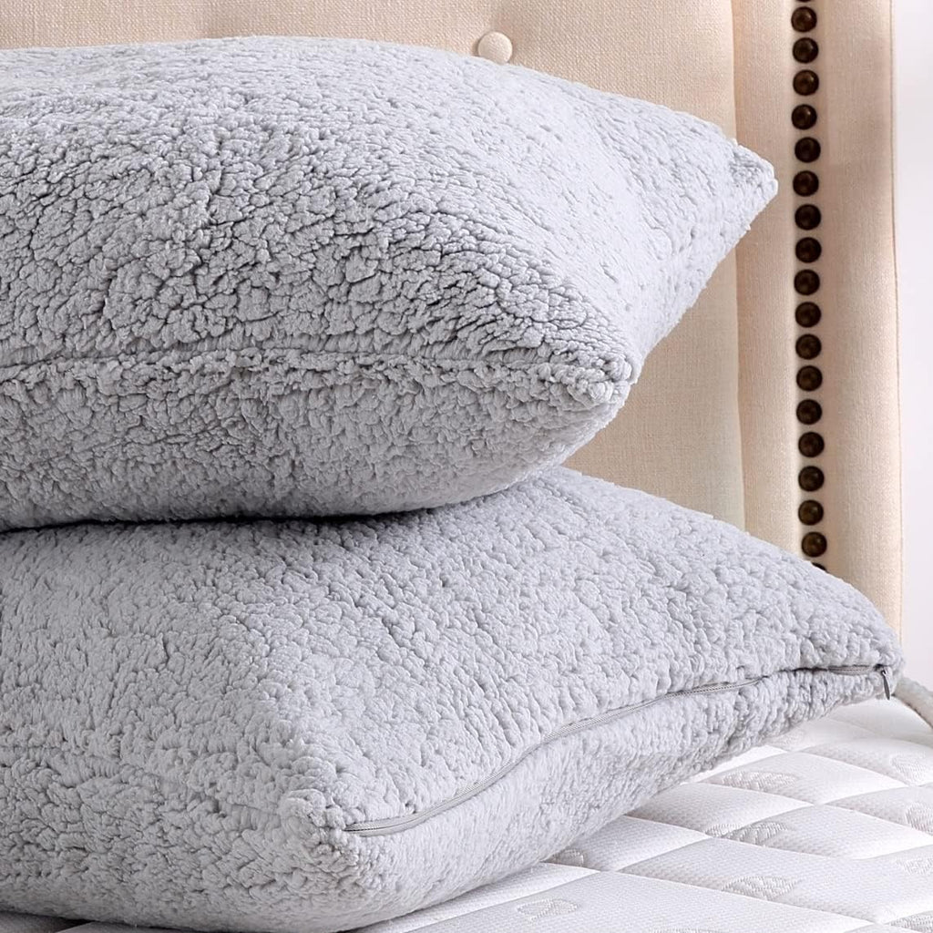Reafort Ultra Soft Sherpa Pillowcases Set of 2 – Fluffy Cozy Fleece Standard 20" x 26", Warm Plush Covers with Smooth Zipper, Machine Washa…
