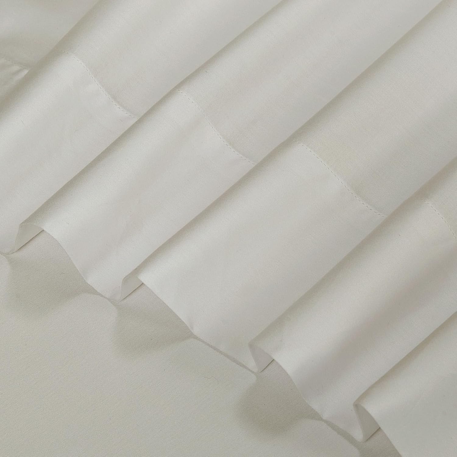 Royalelinens ROYALE LINENS 300 Thread Count 100% Long Staple Combed Cotton Sheet Set - 4 Piece King Bed Sheets - 1 Fitted, 1 Flat & 2 Pillo…