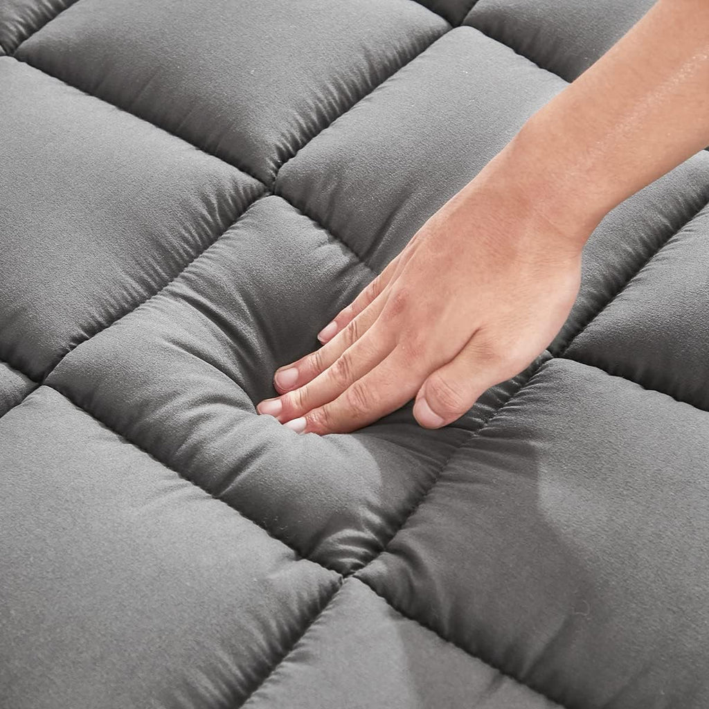 Mattress Pad Cover with Stretches to 18” Deep Pocket Fits Up to 8”-21” Cooling Bed Topper, Soft and Breathable Mattress Protector Cover…