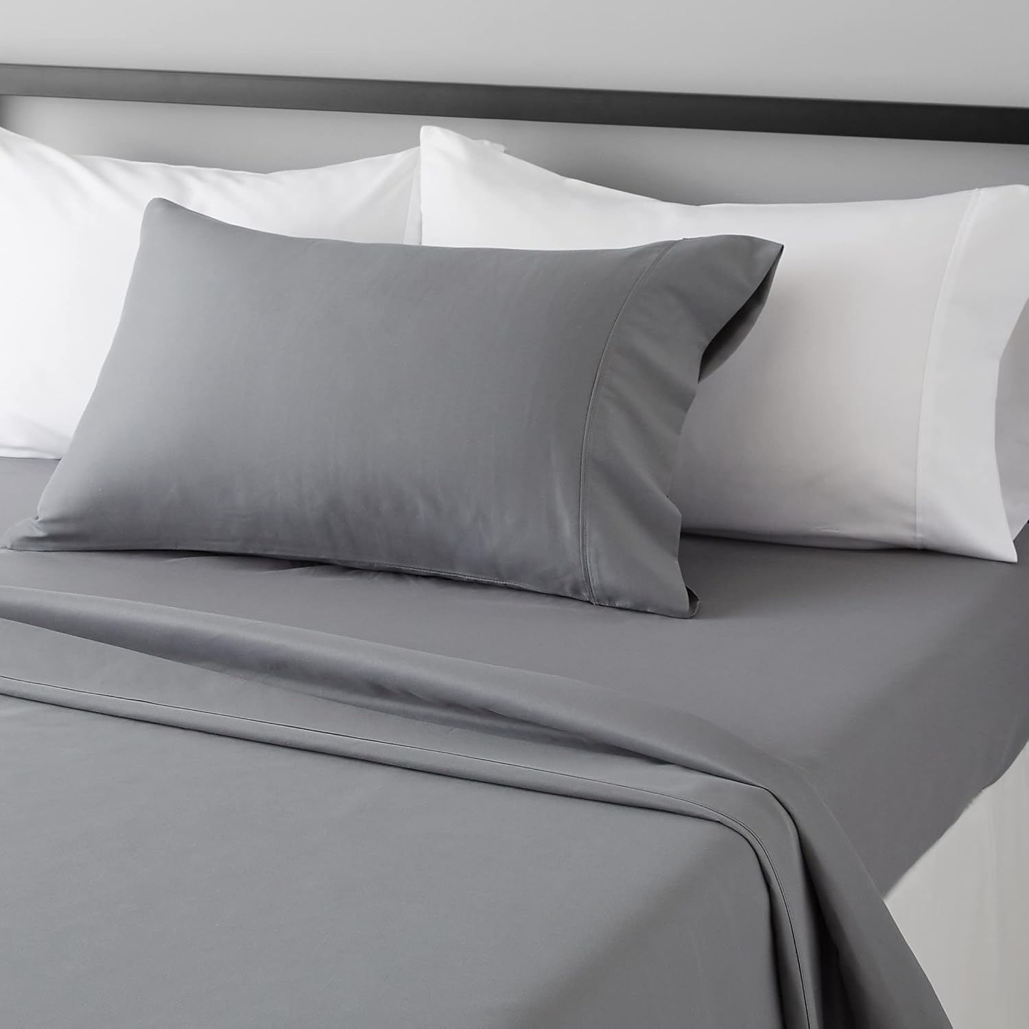 AmazonBasics Amazon Basics Lightweight Super Soft easy maintenance Wrinkle-Free Breathable Brushed Microfiber 3-Piece Bed Sheet Set with…