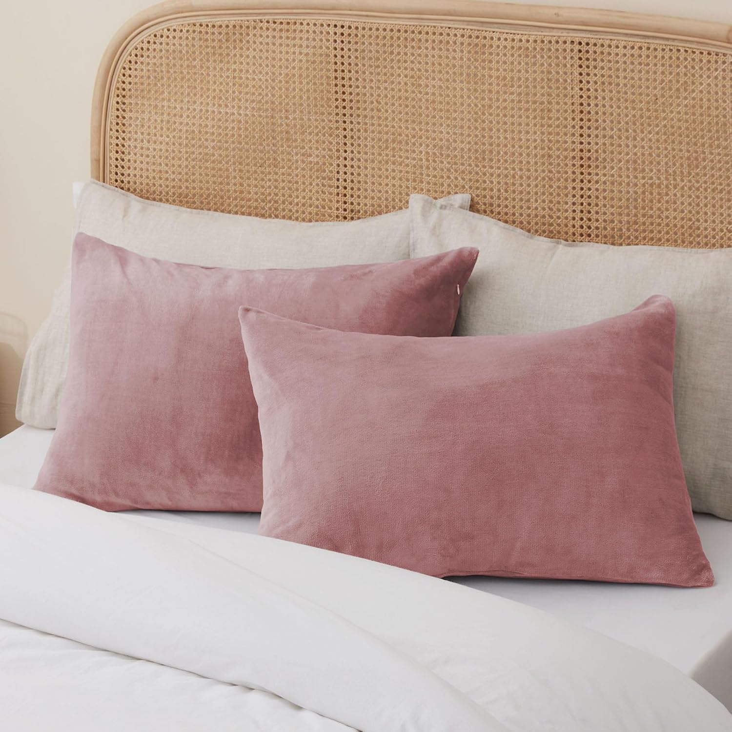 Bedelite Flannel King Size Pillow Cases Set of 2, Super Soft Fleece Pillowcases with Zipper for Bedroom, Sofa, Couch, Luxury Cozy Fuzzy Velv…
