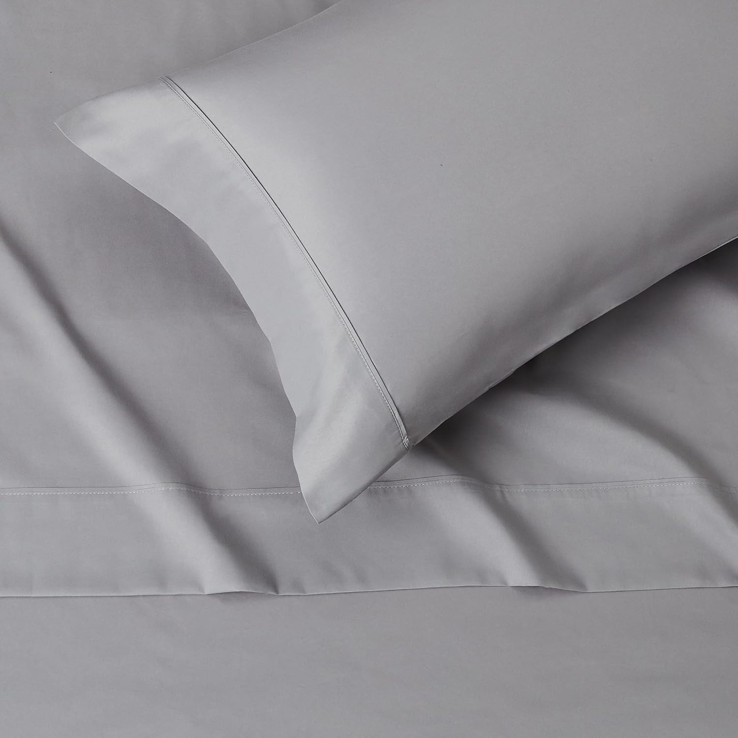 AmazonBasics Amazon Basics Lightweight Super Soft easy maintenance Wrinkle-Free Breathable Brushed Microfiber 3-Piece Bed Sheet Set with…