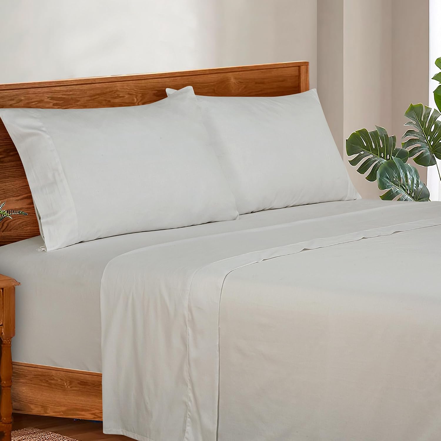 Royalelinens ROYALE LINENS 300 Thread Count 100% Long Staple Combed Cotton Sheet Set - 4 Piece King Bed Sheets - 1 Fitted, 1 Flat & 2 Pillo…