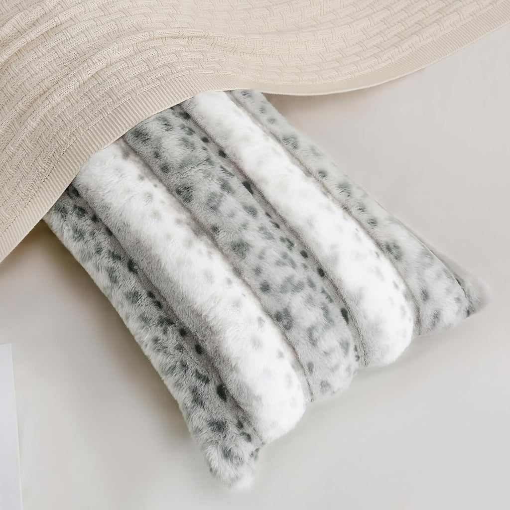 Chumerry Fuzzy Faux Fur Pillow Case Plush Shaggy Pillow Cover Plaid Check Texture Extra Soft Fluffy Faux Rabbit Fur Fabric Green Decorative…