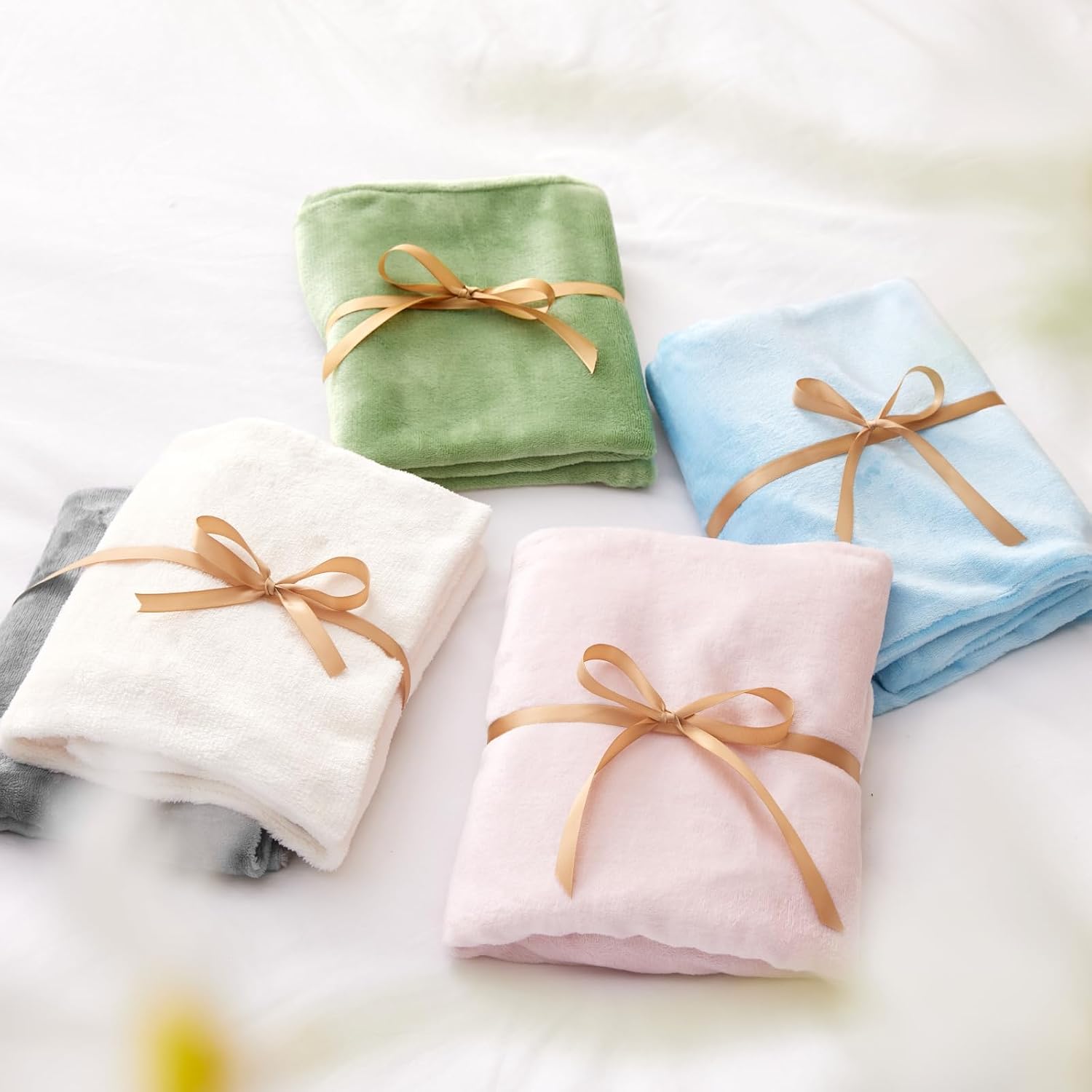 Bedelite Flannel Pillowcases Standard Set of 2, Super Soft Fleece Pillow Case Cover with Zipper for Bedroom, Sofa, Couch, Luxury Cozy Velvet…