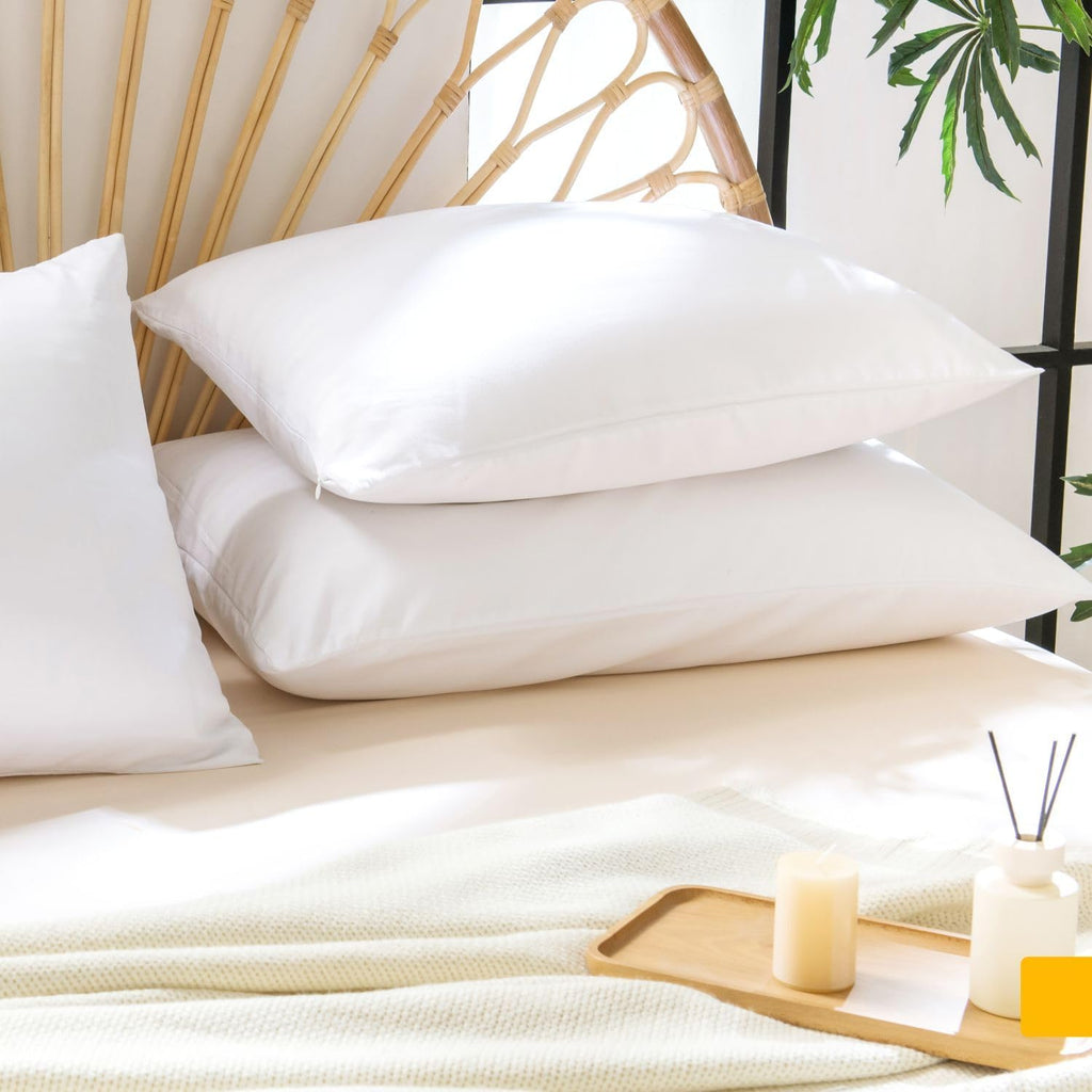 4 Pack Queen Size Pillow Protectors with Zipper, Luxury Hotel Quality Pillow Cases Covers, Soft, Breathable, Machine Washable, 20x 30 Inches