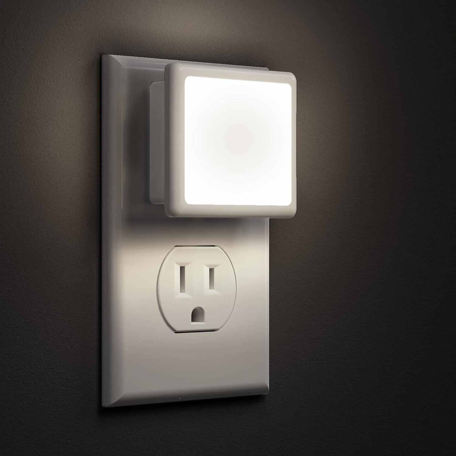 L LOHAS LED Night Lights Plug into Wall 2-Pack, 0.3W Plug in Night Light, Dusk to Dawn, 5000K Daylight White Bright Nightlight…