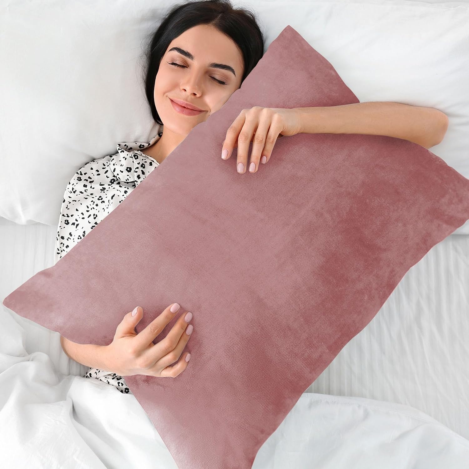 Bedelite Flannel Pillow Cases Queen Size Set of 2, Super Soft Fleece Pillowcases with Zipper for Bedroom, Sofa, Luxury Cozy Fuzzy Velvet Pi…
