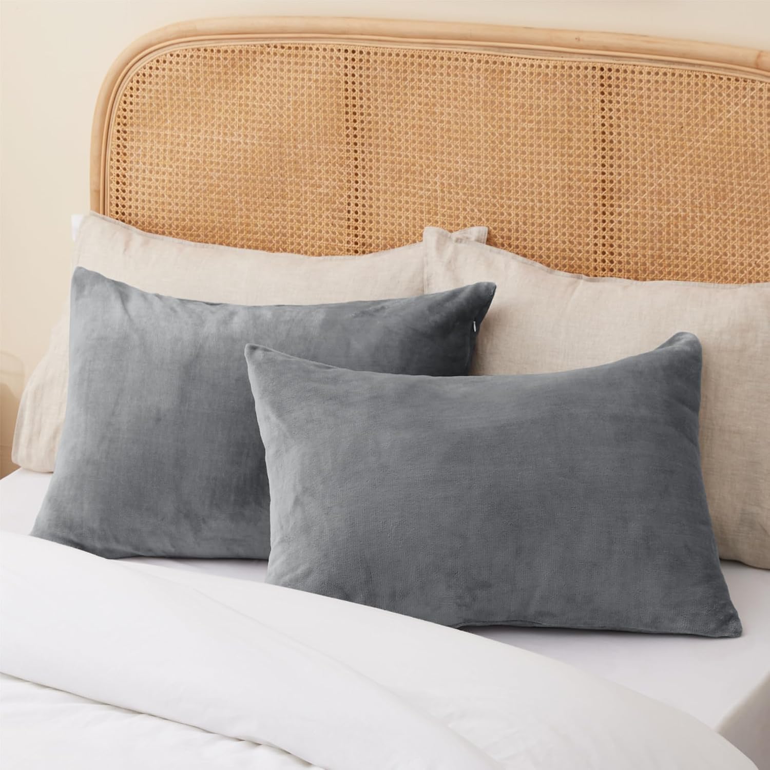Bedelite Flannel King Size Pillow Cases Set of 2, Super Soft Fleece Pillowcases with Zipper for Bedroom, Sofa, Couch, Luxury Cozy Fuzzy Velv…