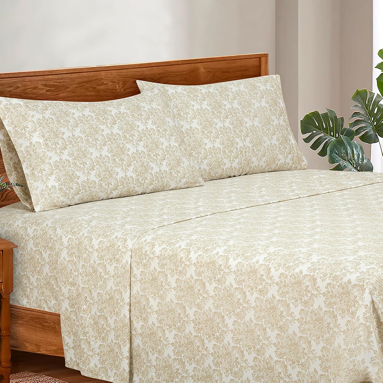Royalelinens ROYALE LINENS 300 Thread Count 100% Long Staple Combed Cotton Sheet Set - 4 Piece Queen Bed Sheets - 1 Fitted, 1 Flat & 2 Pill…