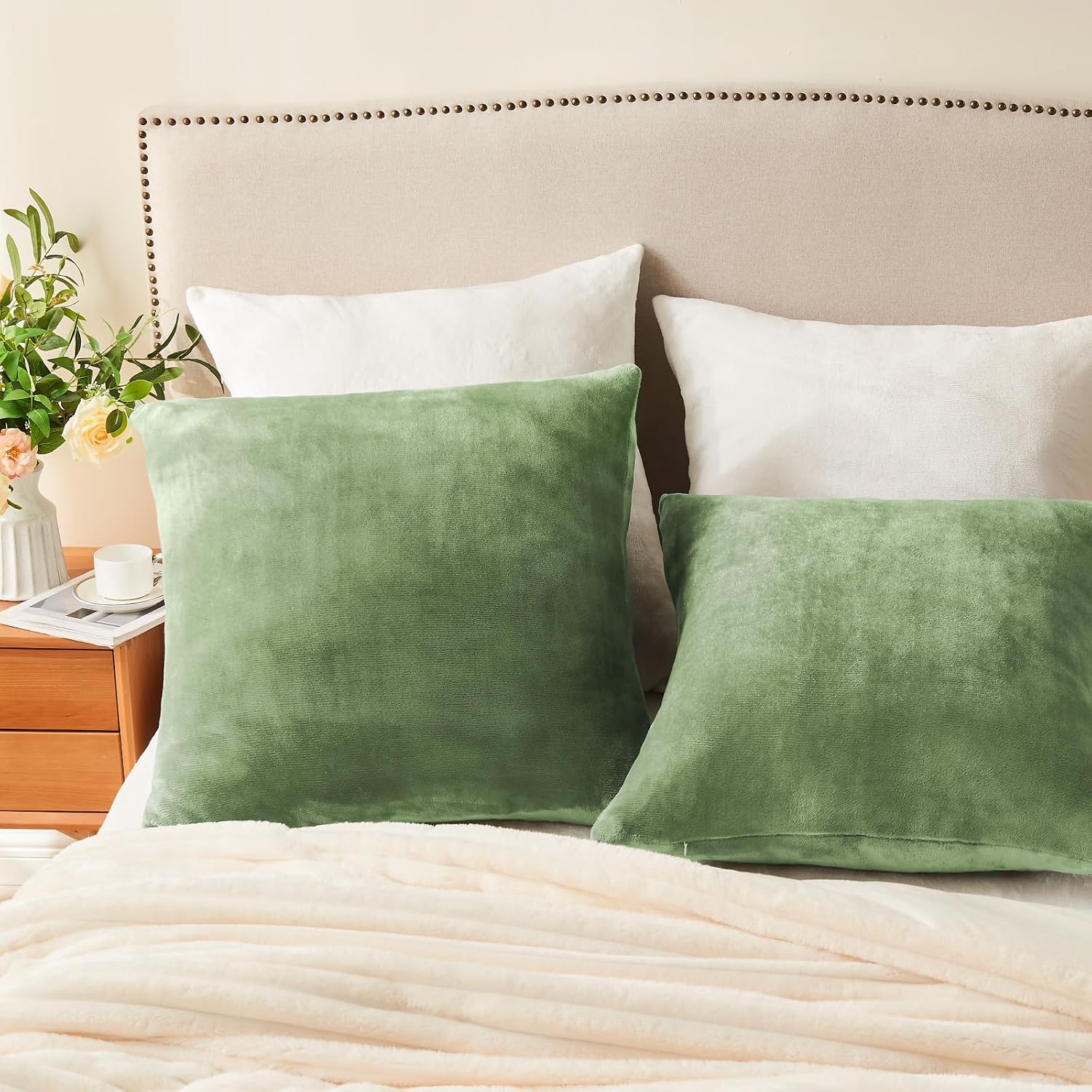 Bedelite Velvet Pillow Covers 26x26 with Zipper, 2 Pack Super Soft Square Pillow Covers for Bedroom, Sofa, Luxury Cozy Fleece Pillowcases f…