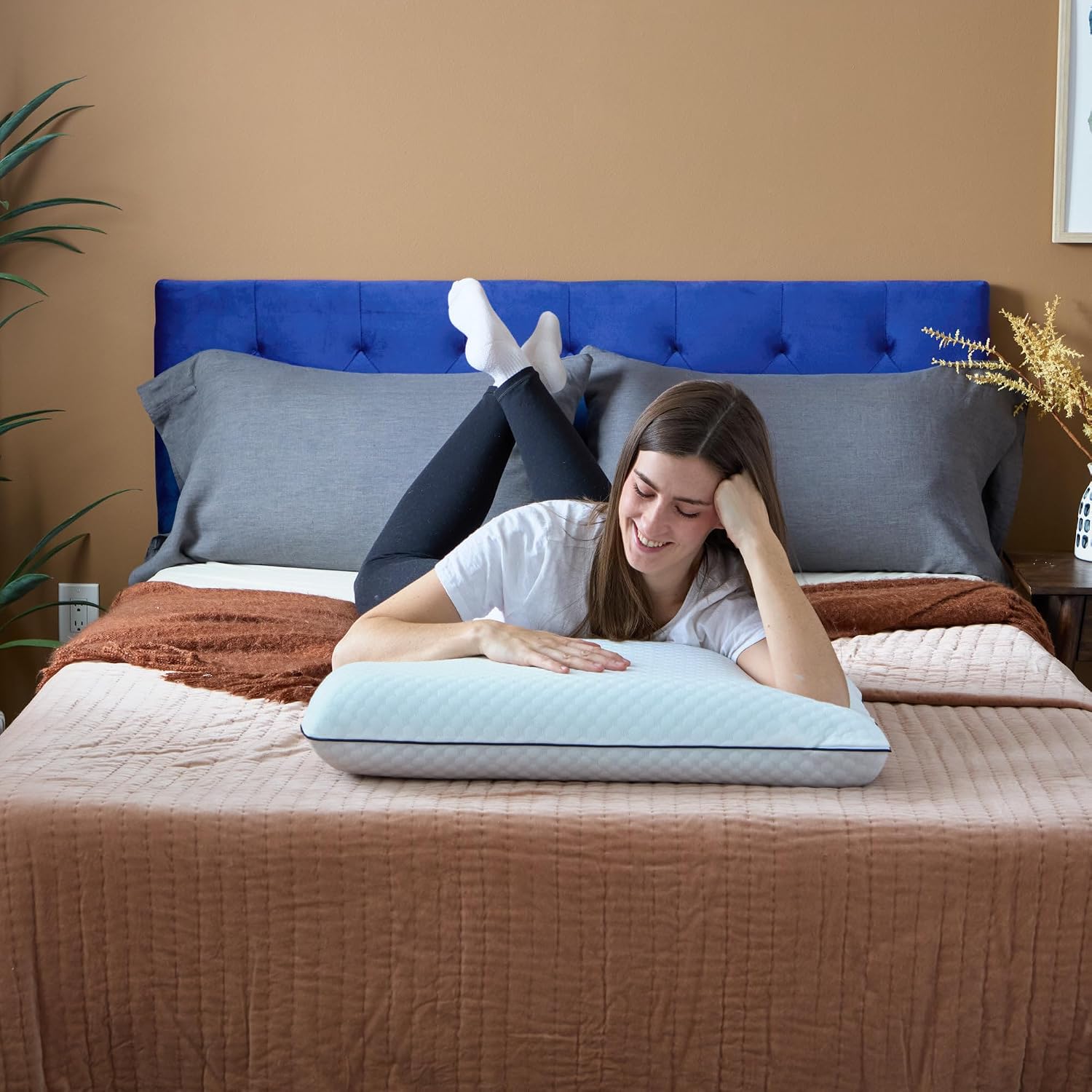 Weekender Gel Memory Foam Pillow - Queen Size - 1-Pack - Medium Firm Feel - Neck and Shoulder Support - Side & Back Sleepers - Home…