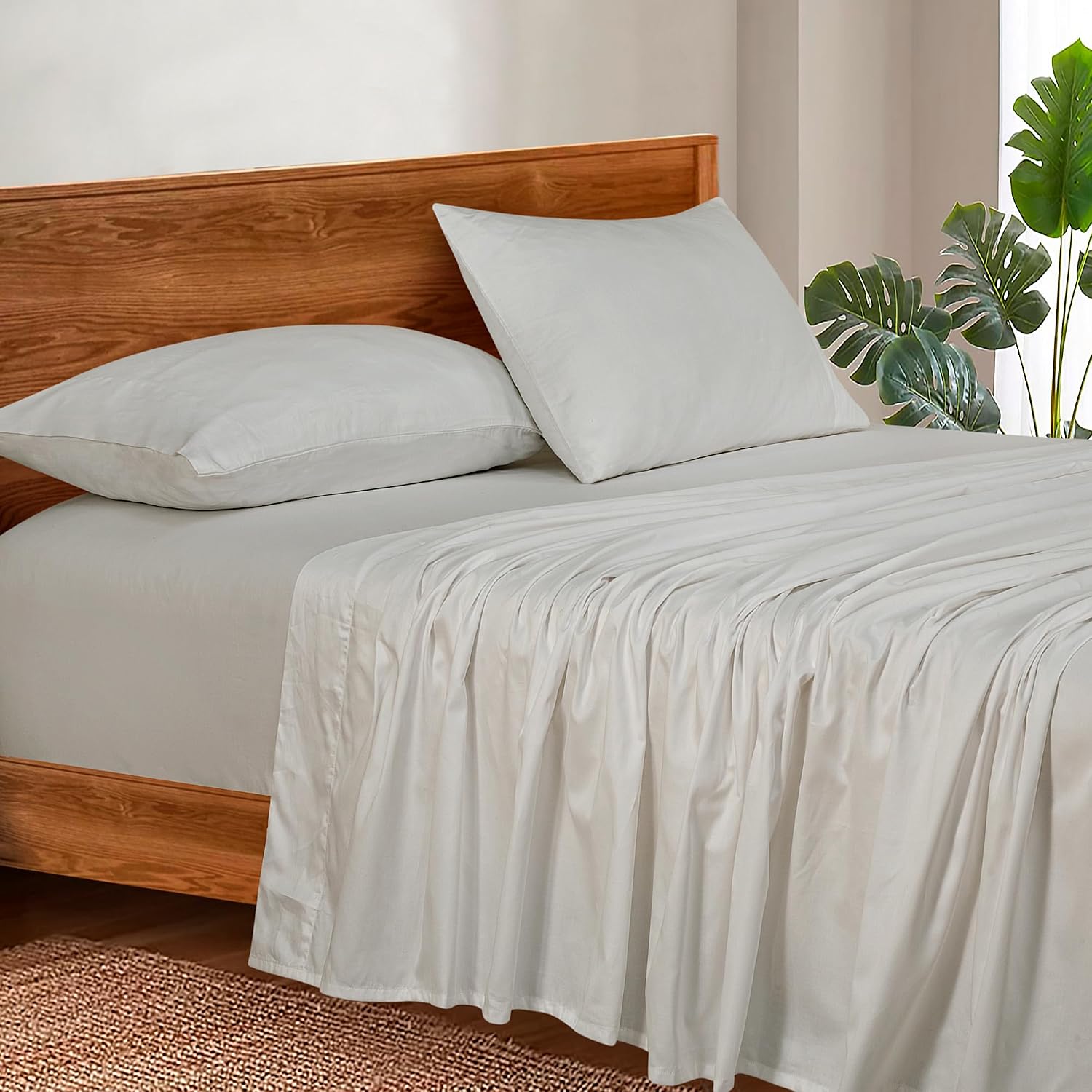 Royalelinens ROYALE LINENS 300 Thread Count 100% Long Staple Combed Cotton Sheet Set - 4 Piece King Bed Sheets - 1 Fitted, 1 Flat & 2 Pillo…