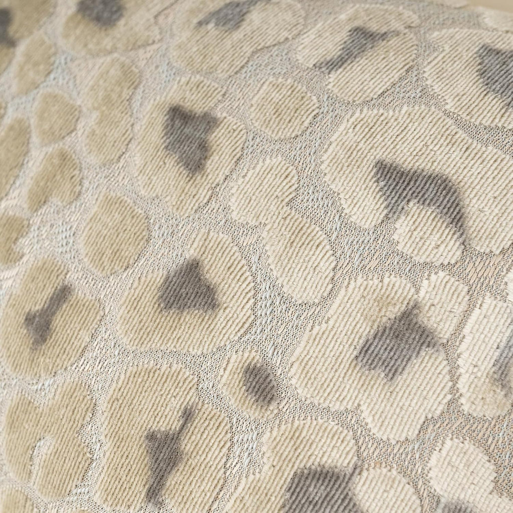 Alerfa Beige Floral Throw Pillow Cover 20 x 20 Inch Cut Velvet Sqaure Luxury Decorative Pillow Cover for Couch Living Room Bedroom