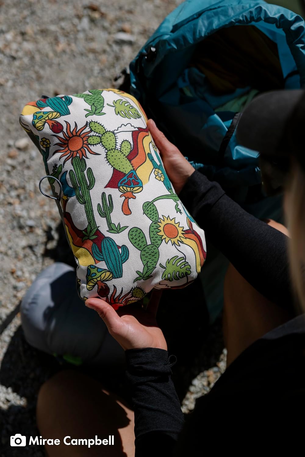 Therm-a-Rest Compressible Cinch Camping and Backpacking Pillow, Large - 16 x 23 Inch, Desert