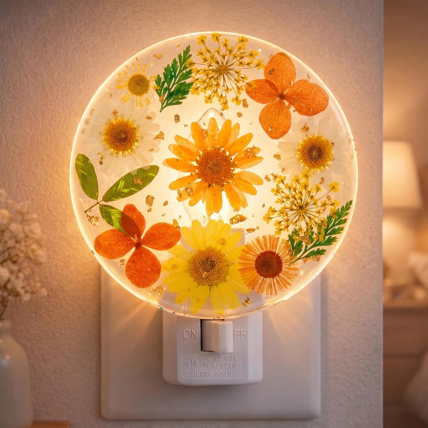 Glooglitter Pressed Flower Night Light Plug in - Handmade Dried Floral Wall Night Light, Soft Glow Decorative Nightlight for Hallway Bedroo…