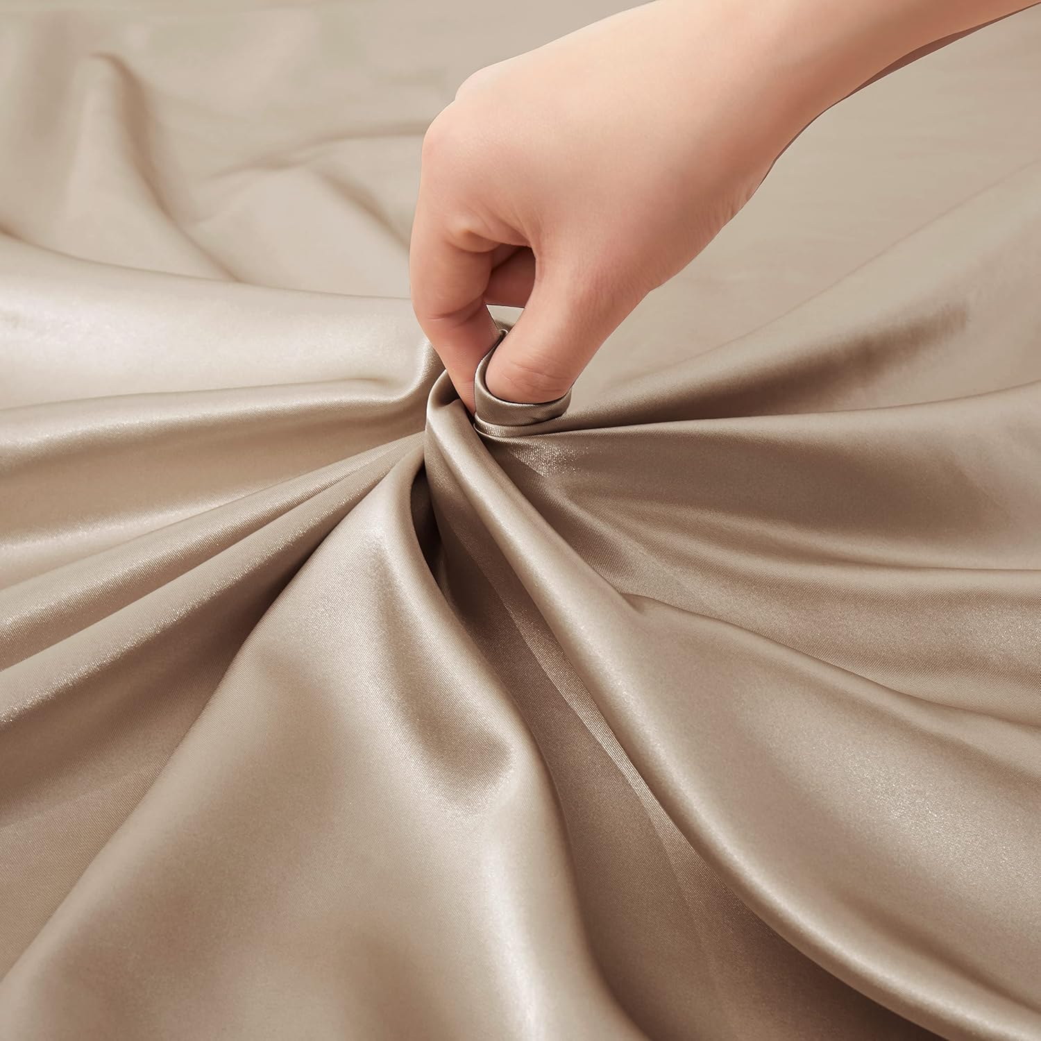 VACVELT 4pc Queen Size Beige Satin Bed Set, Deep Pocket Silky Satin Sheets, Luxury Cooling Bedding Set, 1 Fitted + 1 Flat + 2 Pillowcases