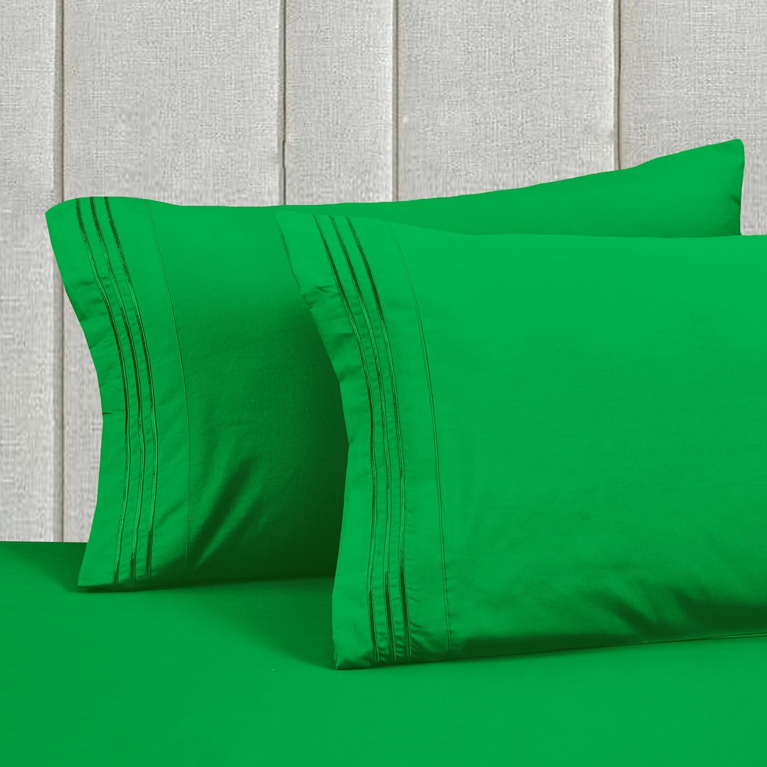 MocassiLuxuryBedding Mocassi Luxury 4-Piece Sheet Set, Ultra Soft 1800 Hotel Quality Microfiber Sheet Set, Fits Mattresses Up to 18 to 24 I…