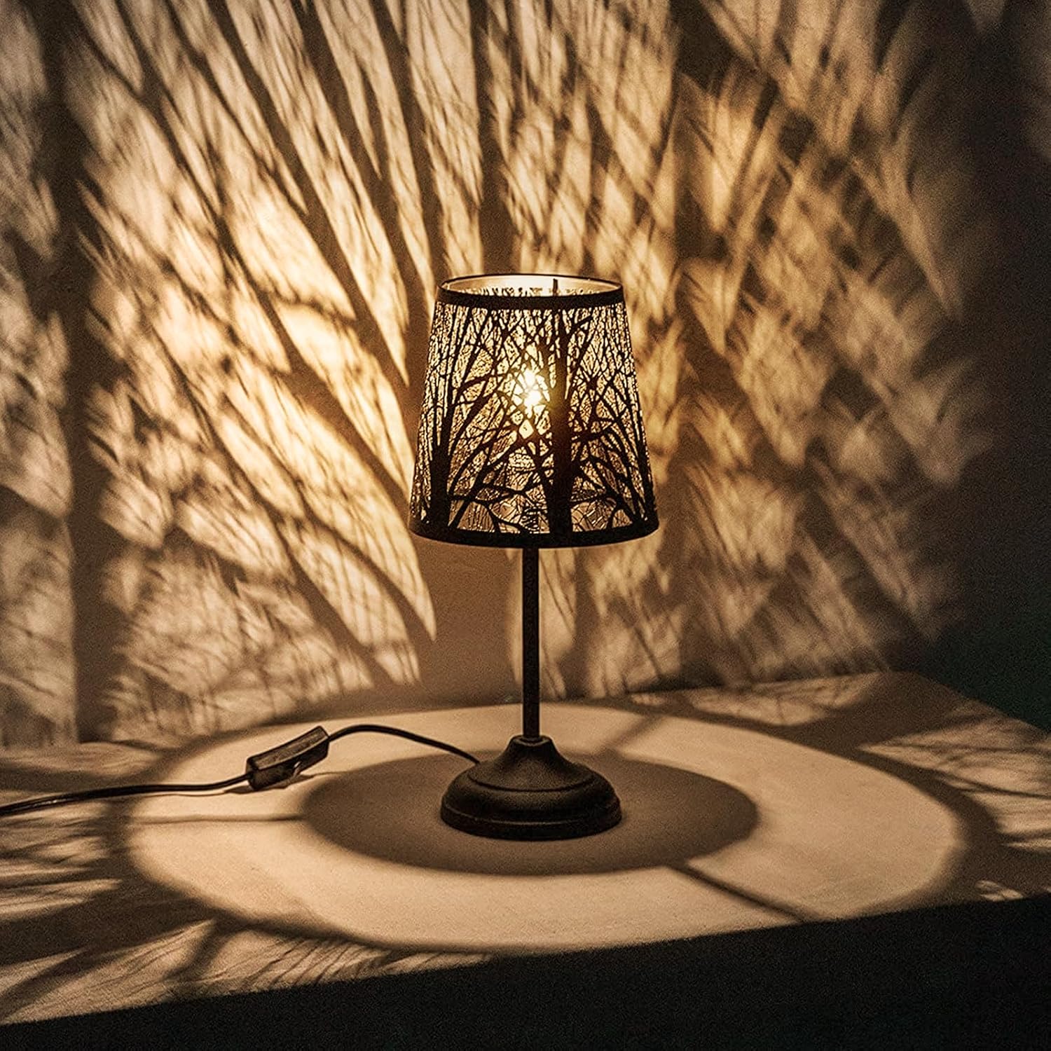 Black Metal Tree Shadow Table Lamp, Vintage Rustic Bedside Lamp, Small Bedside Night Light for Kids, Ambient Mood Lighting for Bedroom…
