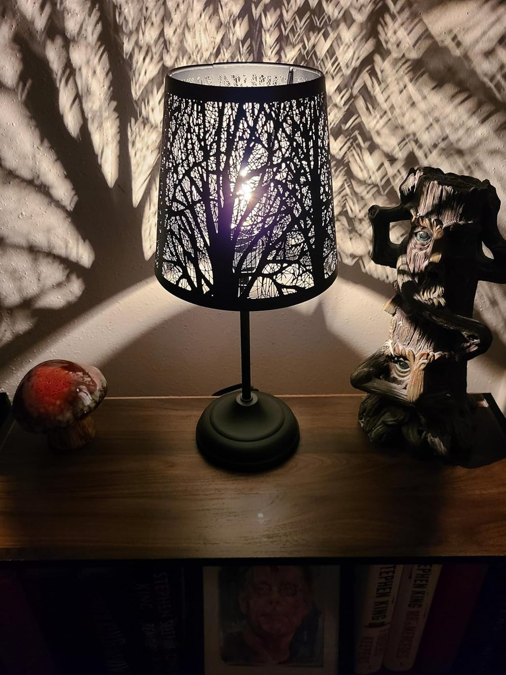 Black Metal Tree Shadow Table Lamp, Vintage Rustic Bedside Lamp, Small Bedside Night Light for Kids, Ambient Mood Lighting for Bedroom…