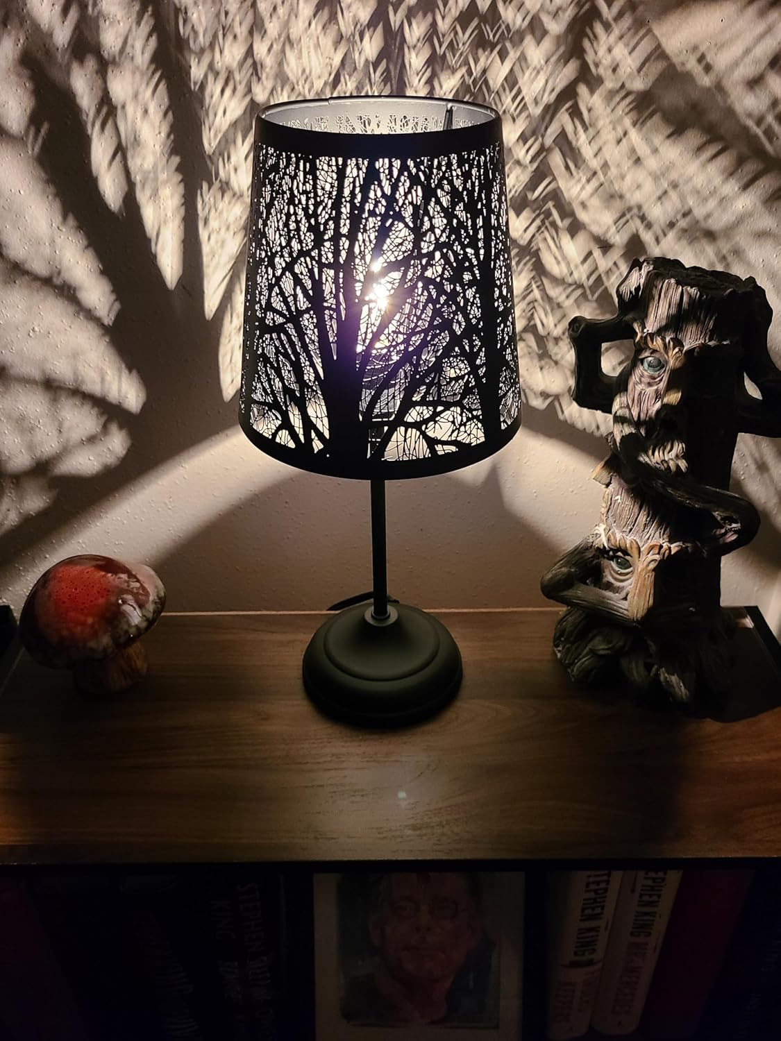 Black Metal Tree Shadow Table Lamp, Vintage Rustic Bedside Lamp, Small Bedside Night Light for Kids, Ambient Mood Lighting for Bedroom…
