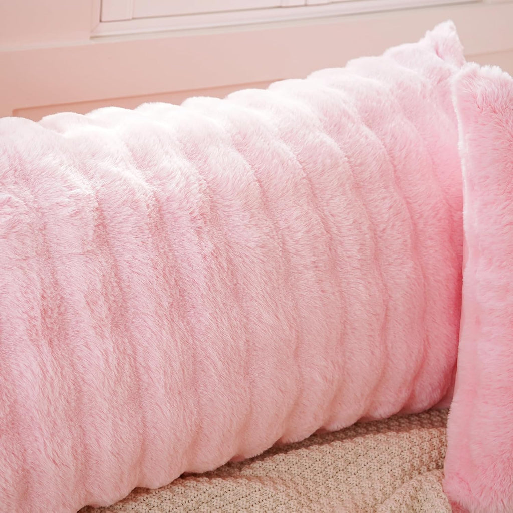 Uhamho Set of 2 Faux Fur Pillowcases, Luxury Bubble Waffle Carved Plush Standard Size Pillow Shams Soft and Furry, Zipper Closure (Pink, 20…
