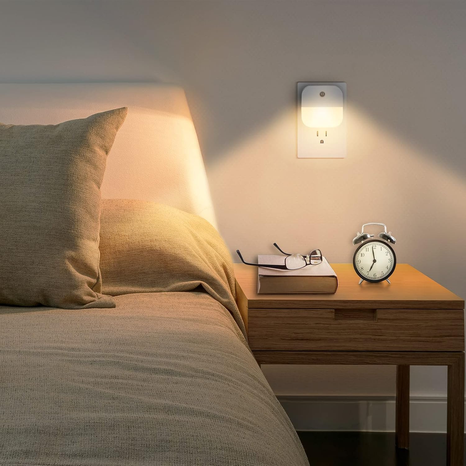 6 Pack Night Light Plug in, LED Nightlights Smart Dusk to Dawn Sensor, Plug into Wall Nightlights Suitable for Bedroom, Bathroom…