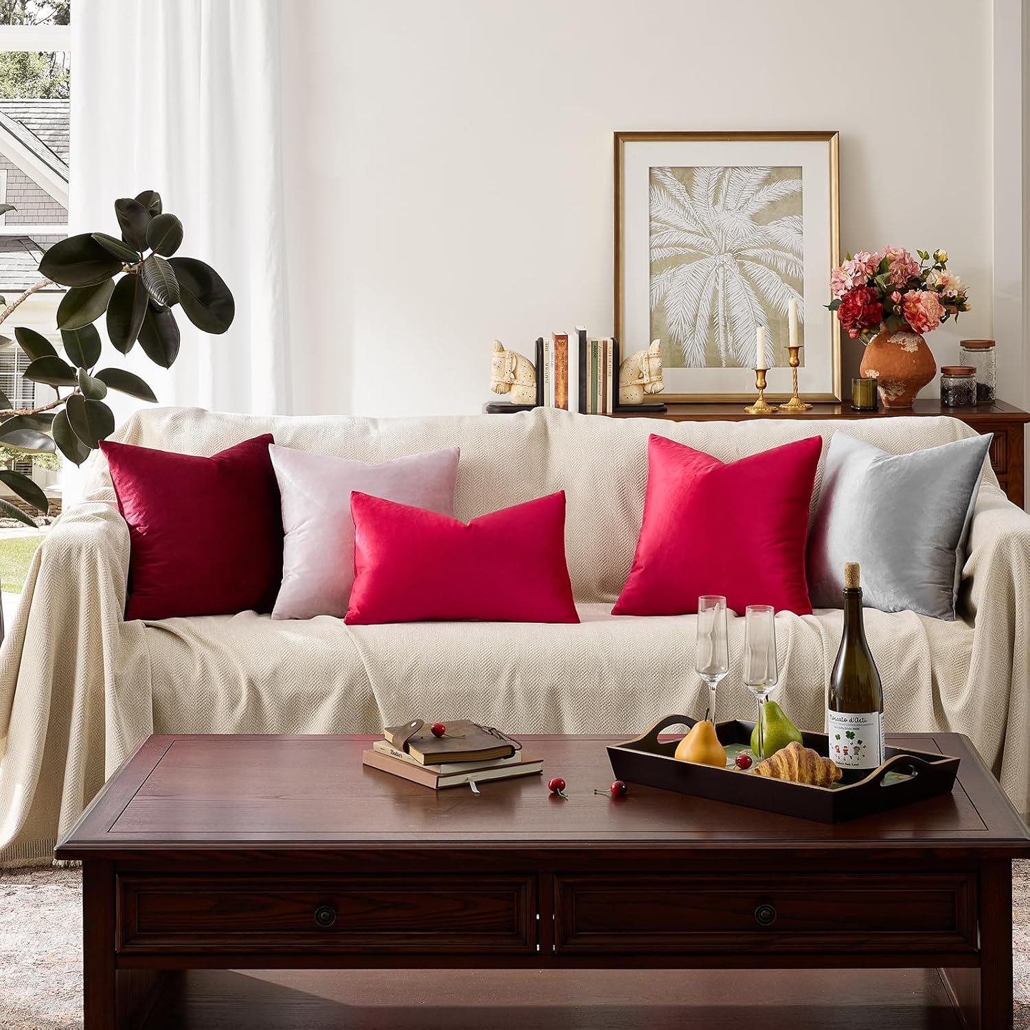 GIGIZAZAFocusingonhomedecoration GIGIZAZA Red Velvet Decorative Throw Pillow Covers 18x18 for Sofa Bed 2 Pack Soft Cushion Covers 2 Pack Red
