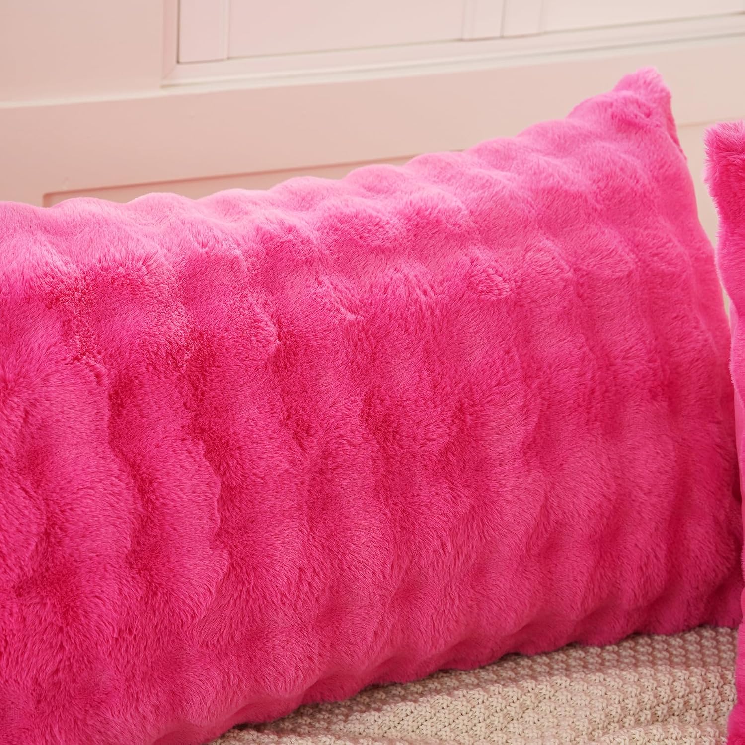 Uhamho Set of 2 Faux Fur Pillowcases, Luxury Bubble Waffle Carved Plush Standard Size Pillow Shams Soft and Furry, Zipper Closure (Hot Pink…