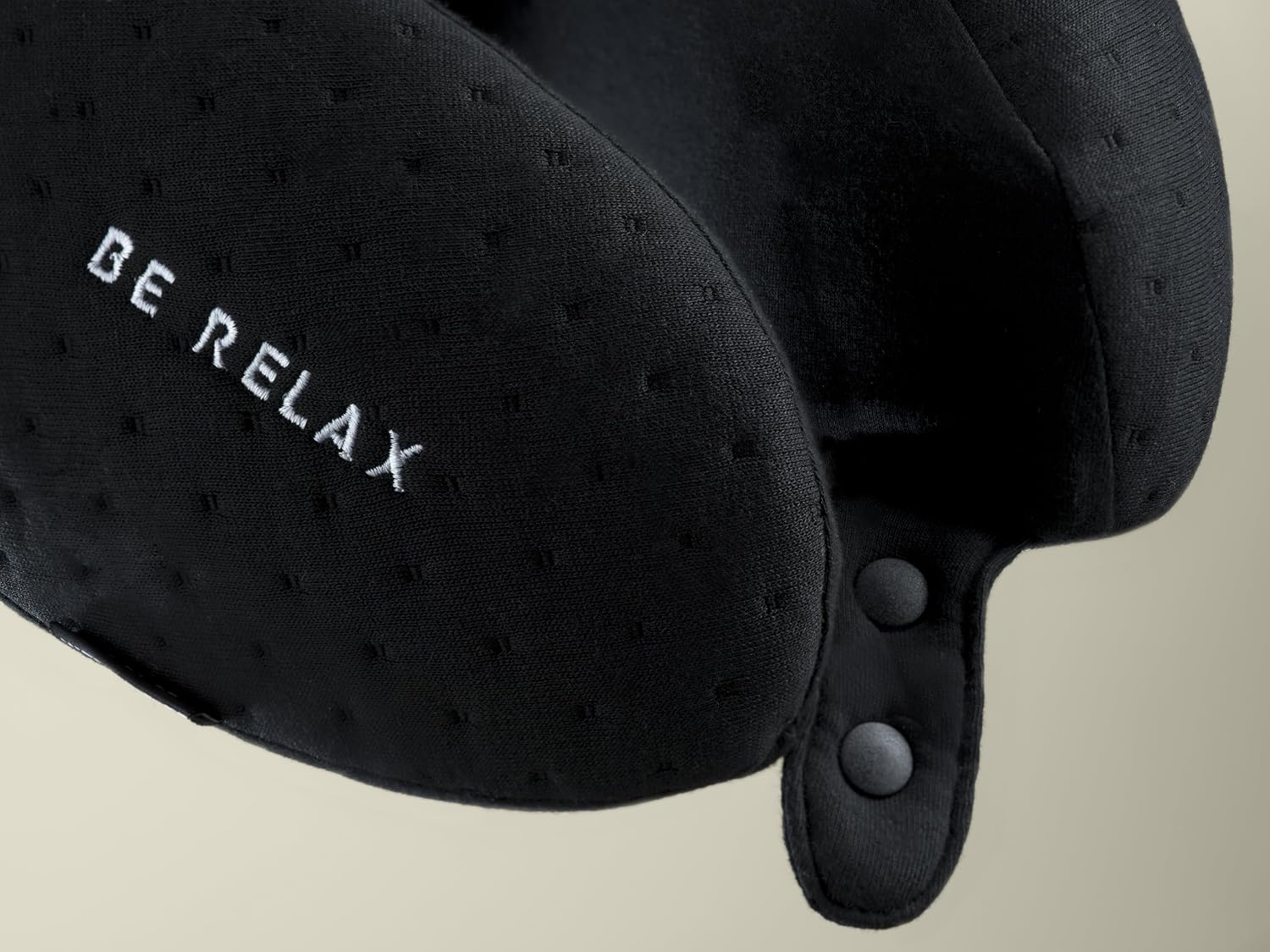 Be Relax Pure Travel Pillow Made of Inner-Side Organic Cotton, Reusable Heat Patch and Ergo Smart Flatback (Solid Black)