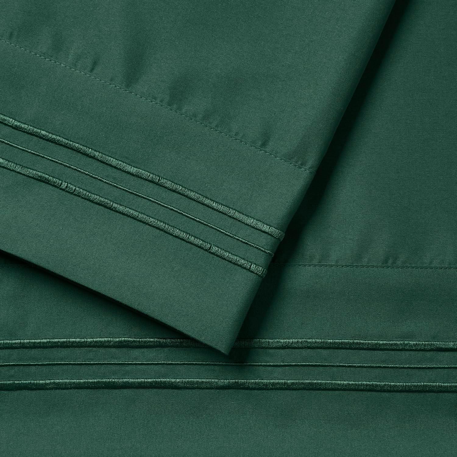 Nestl Microfiber Queen Pillowcase Set of 2, Hunter Green, Soft, Envelope Closure, 20x30 Inches cotton Green